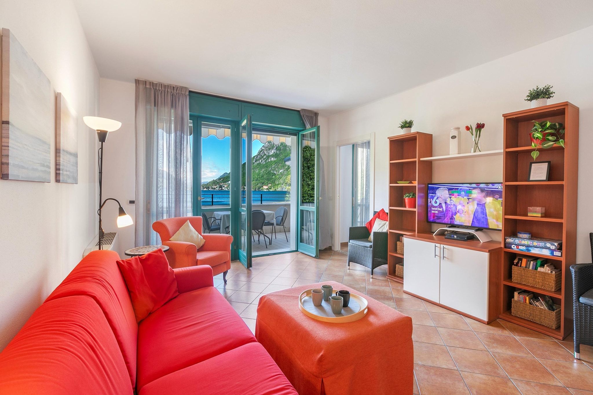 RESIDENCE PORTO LETIZIA - PALACE-2ROOM APT 6 PAX LAKE VIEW DELUXE 8210 - P2LD6-Woonkamer