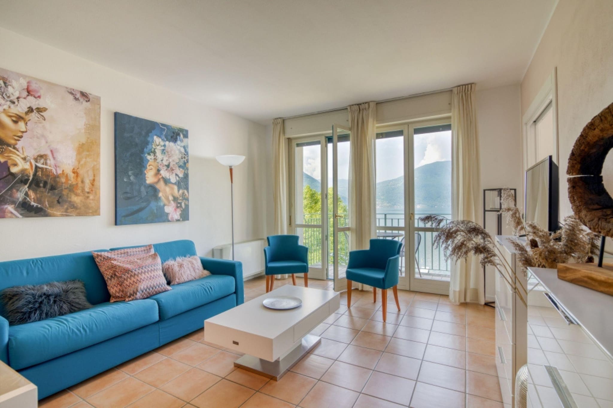 RESIDENCE PORTO LETIZIA - PALACE-2ROOM APT 6 PAX LAKE VIEW DELUXE 8210 - P2LD6-Woonkamer