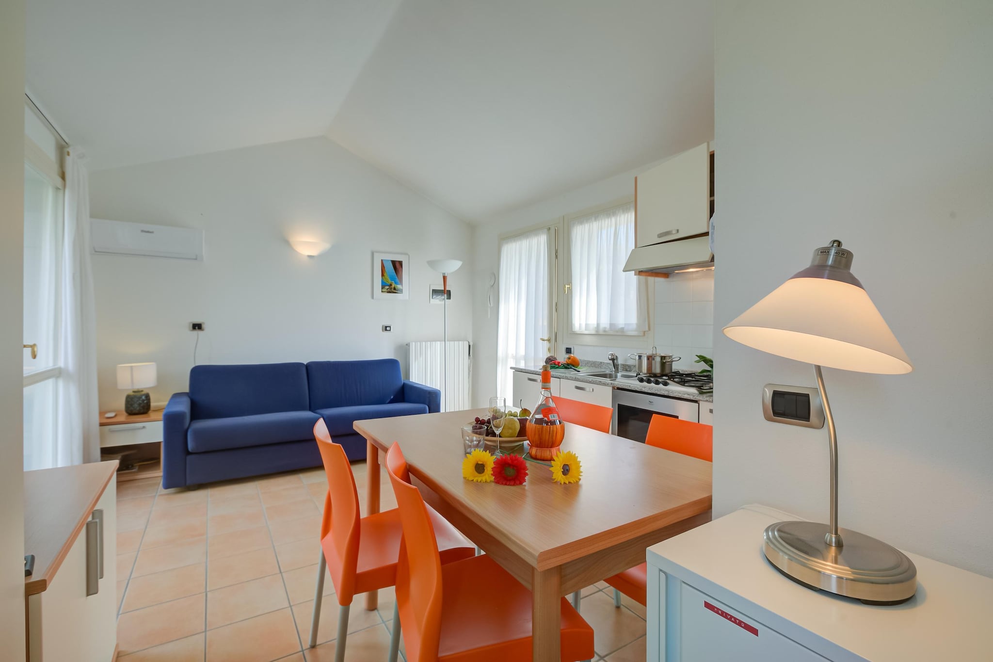 RESIDENCE PORTO LETIZIA - VILLAS-STUDIO 4 PAX VISTA LAGO PLUS 8213 - VSLP4-Woonkamer