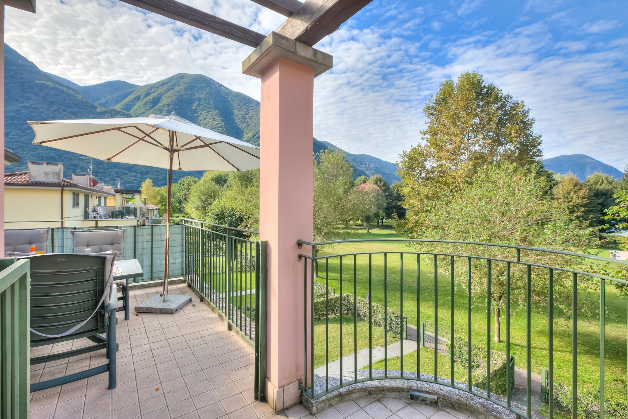 RESIDENCE PORTO LETIZIA - VILLAS-STUDIO 4 PAX VISTA LAGO PLUS 8213 - VSLP4-Terrasbalkon