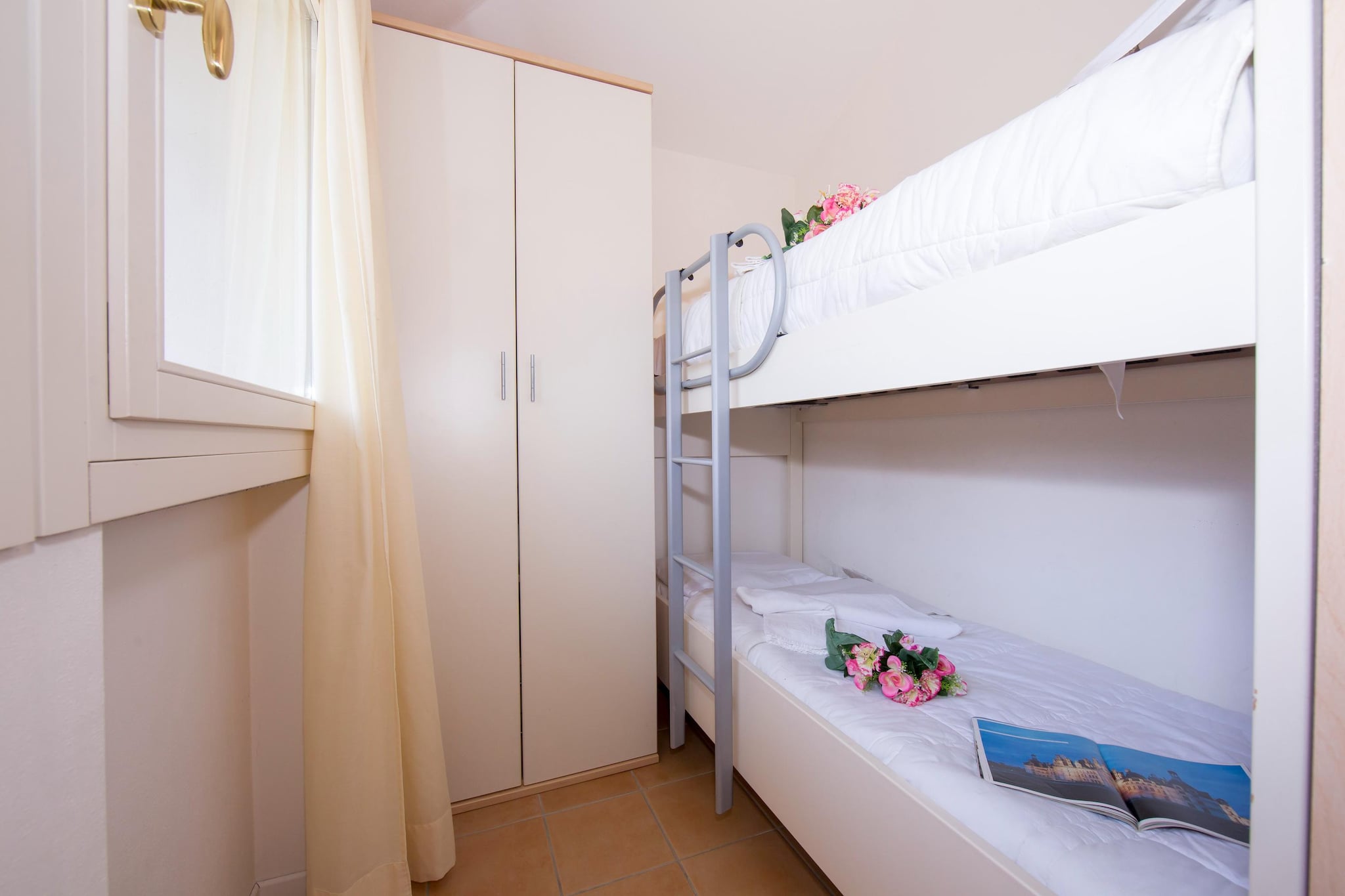 RESIDENCE PORTO LETIZIA - VILLAS-STUDIO 4 PAX VISTA LAGO PLUS 8213 - VSLP4-Slaapkamer