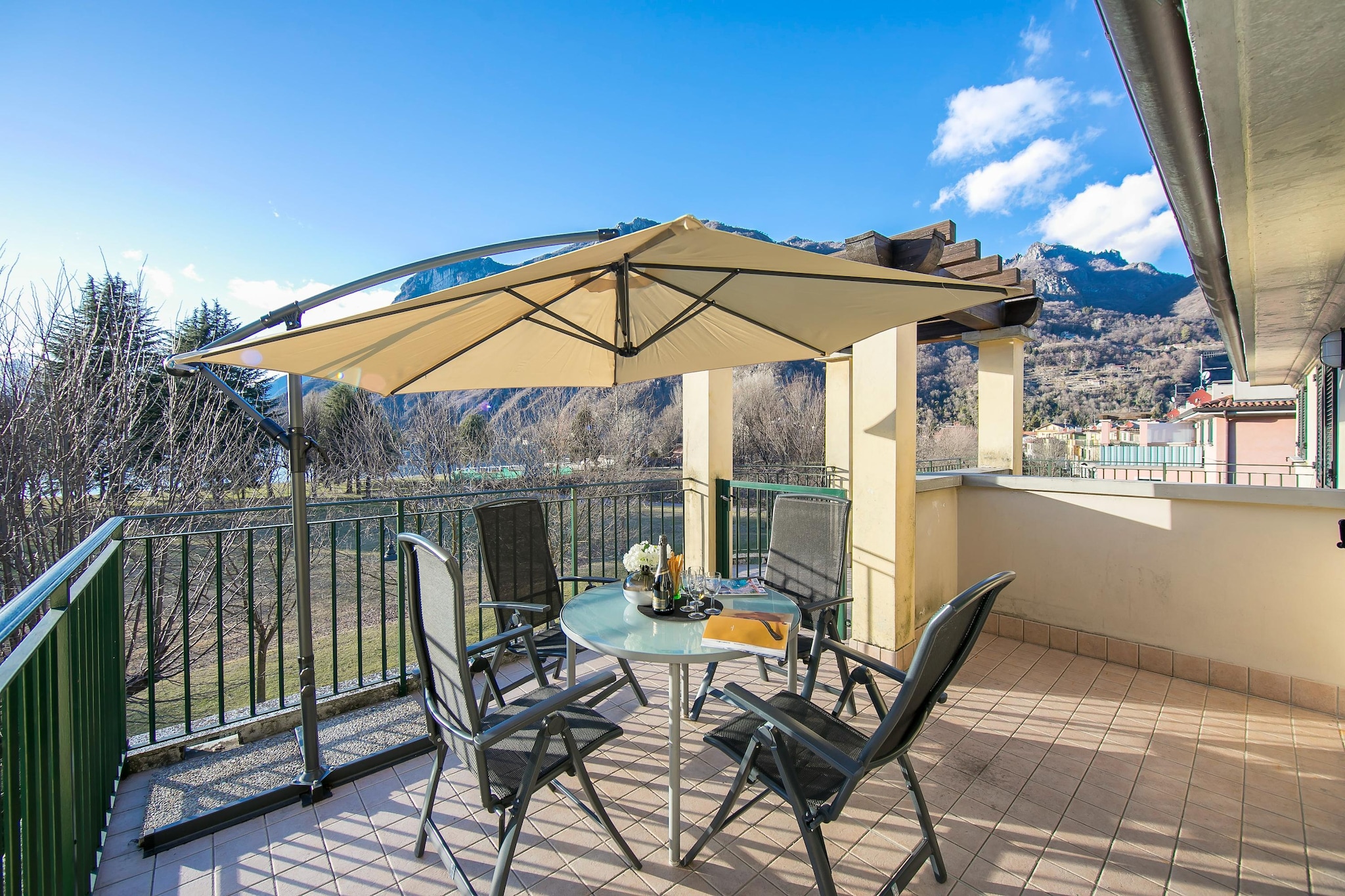 RESIDENCE PORTO LETIZIA - VILLAS-STUDIO 4 PAX VISTA LAGO PLUS 8213 - VSLP4-Terrasbalkon