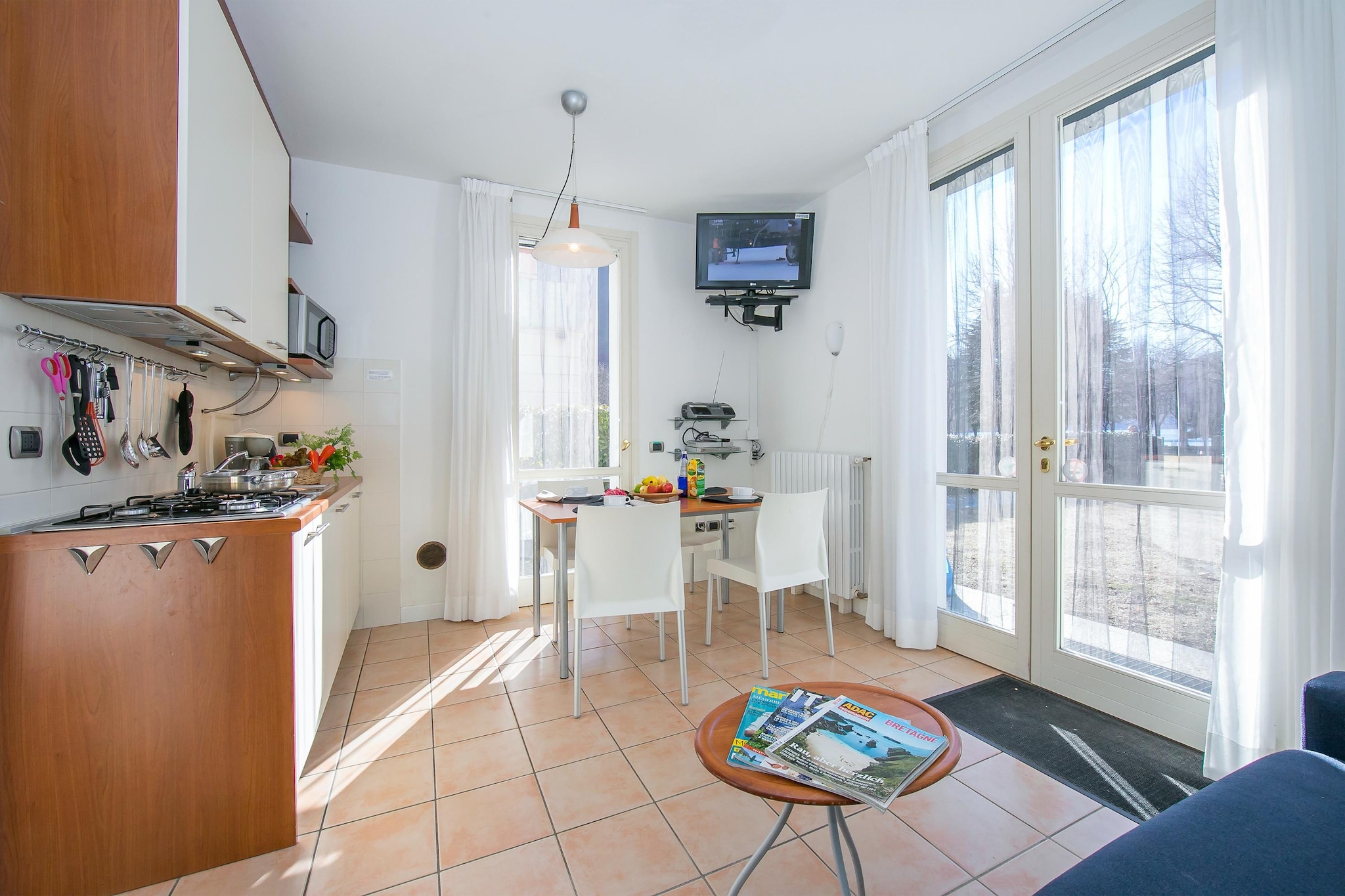 RESIDENCE PORTO LETIZIA - VILLAS-BILOCALE 4 PAX VISTA LAGO PLUS 8215 - V1LP4-Keuken