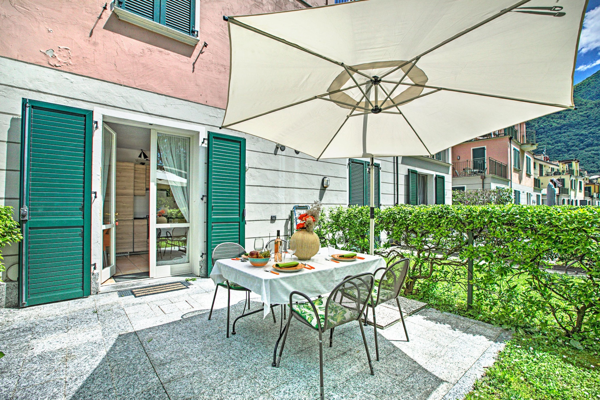 RESIDENCE PORTO LETIZIA - VILLAS-BILOCALE 4 PAX VISTA LAGO PLUS 8215 - V1LP4-Terrasbalkon