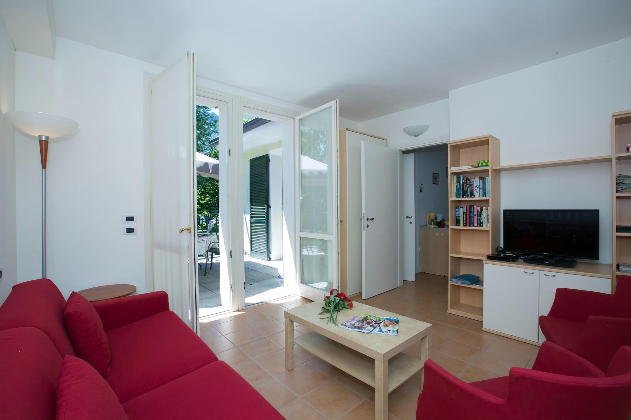 RESIDENCE PORTO LETIZIA - VILLAS-BILOCALE 4 PAX VISTA LAGO PLUS 8215 - V1LP4-Woonkamer