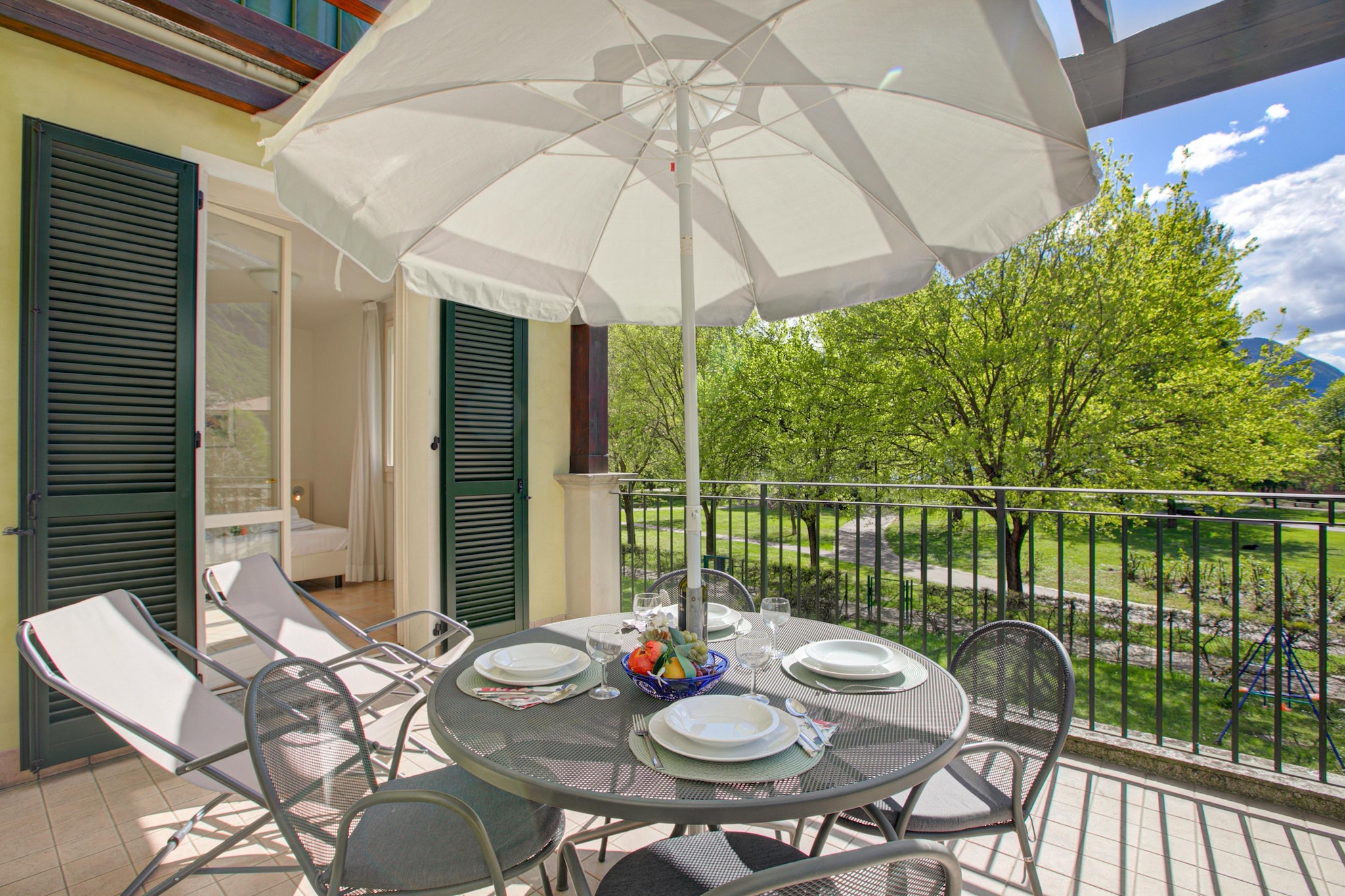 RESIDENCE PORTO LETIZIA - VILLAS-BILOCALE 4 PAX VISTA LAGO PLUS 8215 - V1LP4-Terrasbalkon