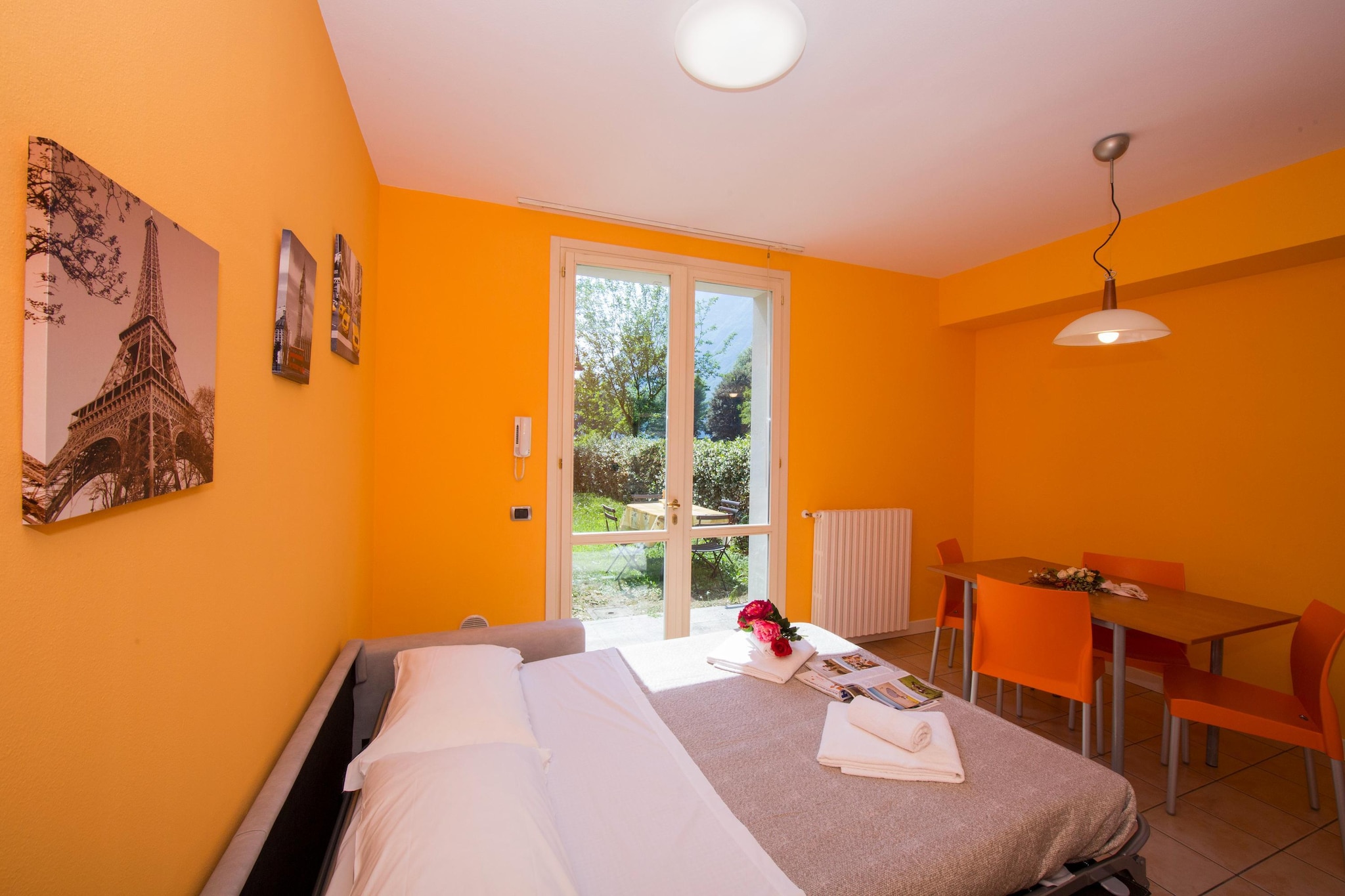 RESIDENCE PORTO LETIZIA - VILLAS-BILOCALE 4 PAX VISTA LAGO PLUS 8215 - V1LP4-Woonkamer