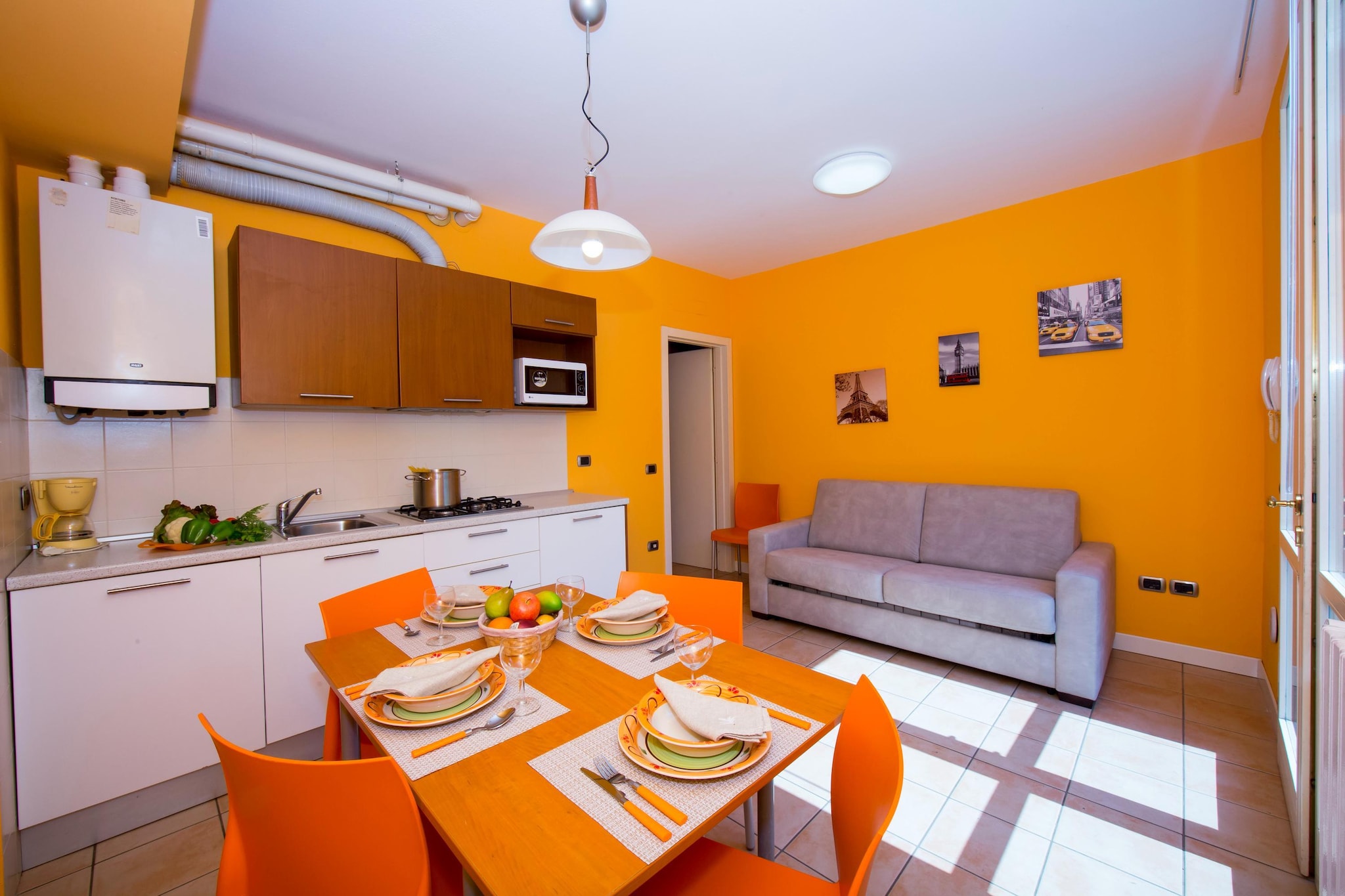 RESIDENCE PORTO LETIZIA - VILLAS-BILOCALE 4 PAX VISTA LAGO PLUS 8215 - V1LP4-Eetkamer