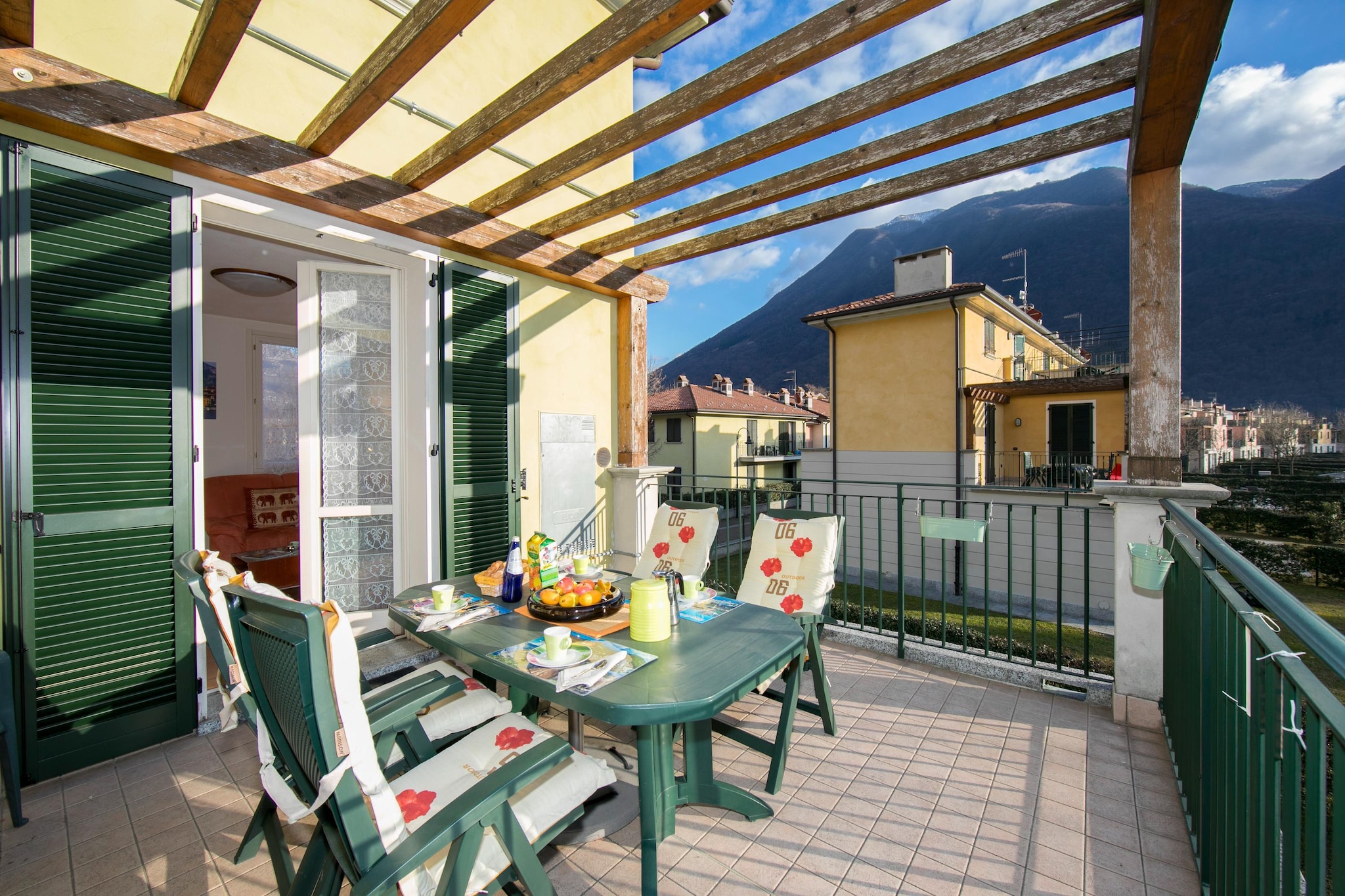 RESIDENCE PORTO LETIZIA - VILLAS-BILOCALE 4 PAX VISTA LAGO PLUS 8215 - V1LP4-Terrasbalkon