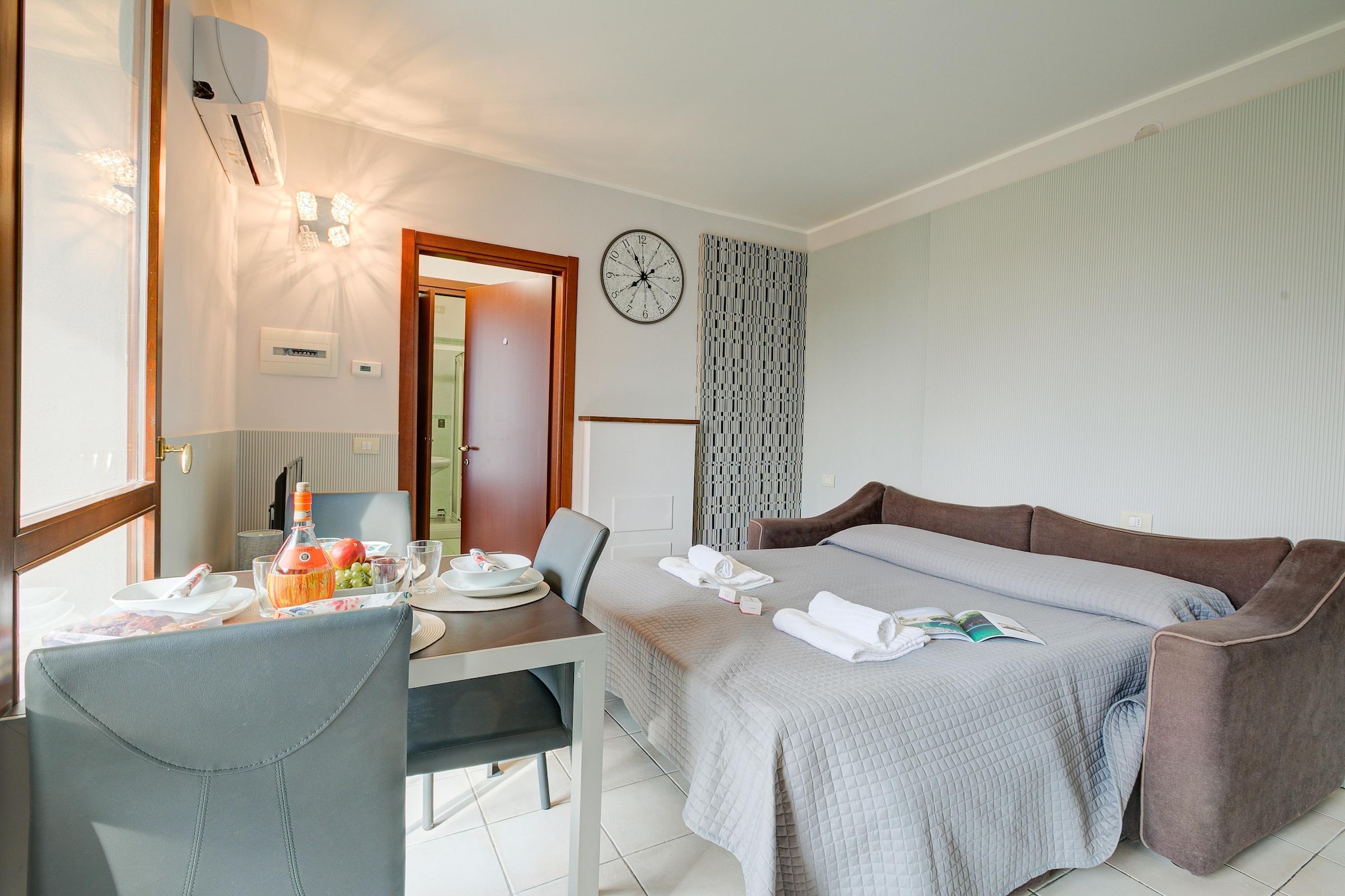 RESIDENCE PORTO LETIZIA - VILLAGE-BILOCALE 4 PAX DELUXE 8227 - VGBD4-Woonkamer