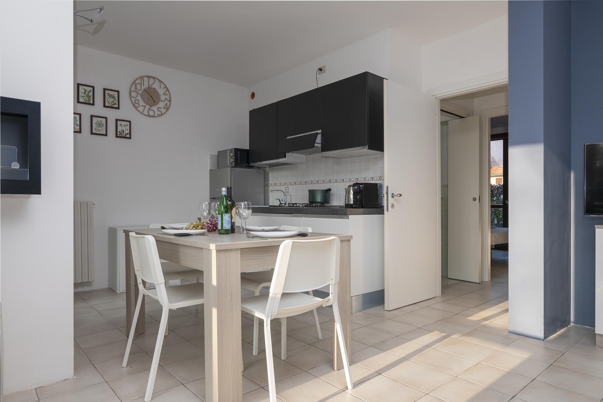 RESIDENCE PORTO LETIZIA - VILLAGE-TRILOCALE 6 PAX DELUXE 8229 - VGB6D-Eetkamer