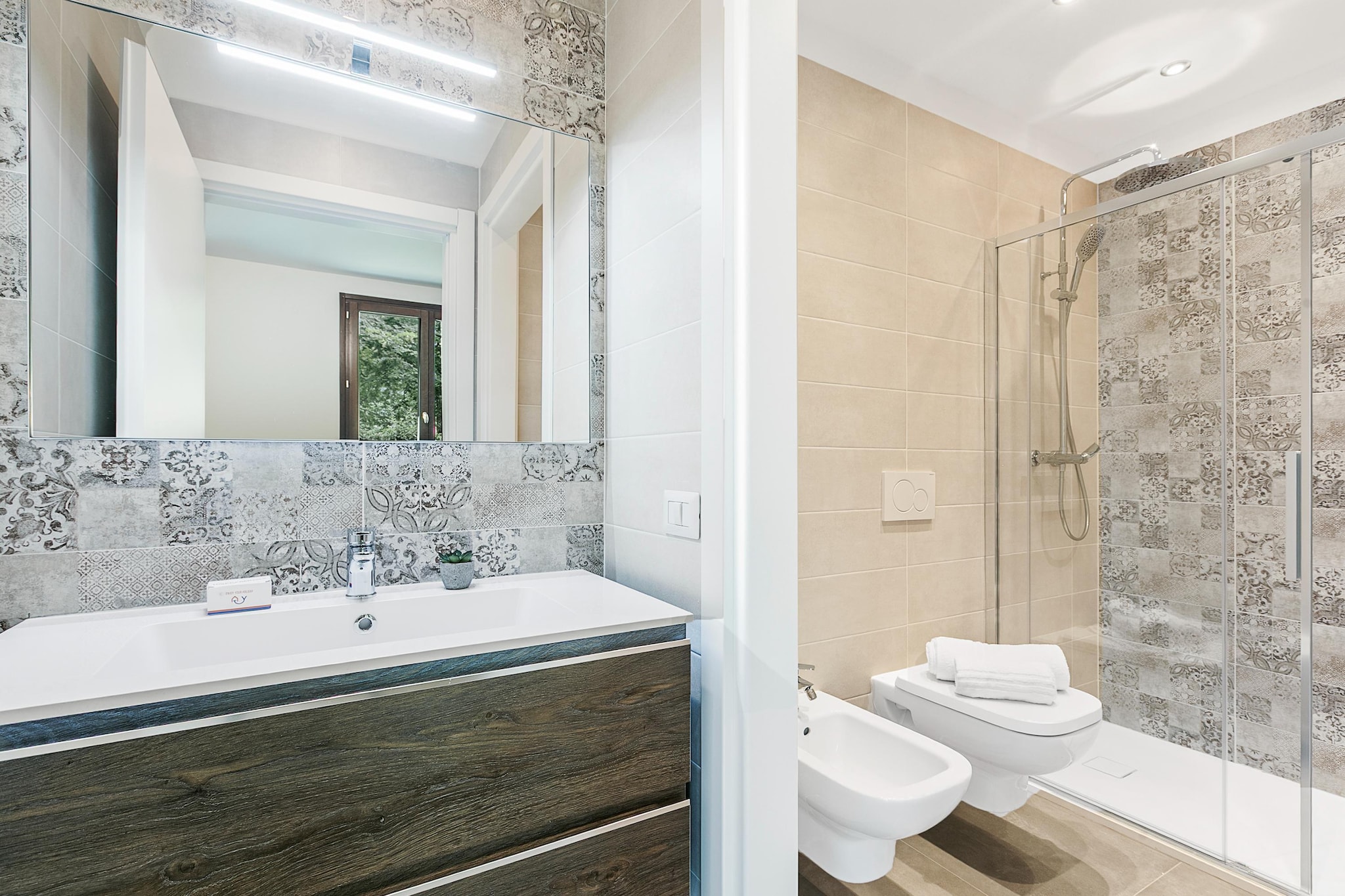 RESIDENCE PORTO LETIZIA - VILLAGE-TRILOCALE 6 PAX DELUXE 8229 - VGB6D-Badkamer