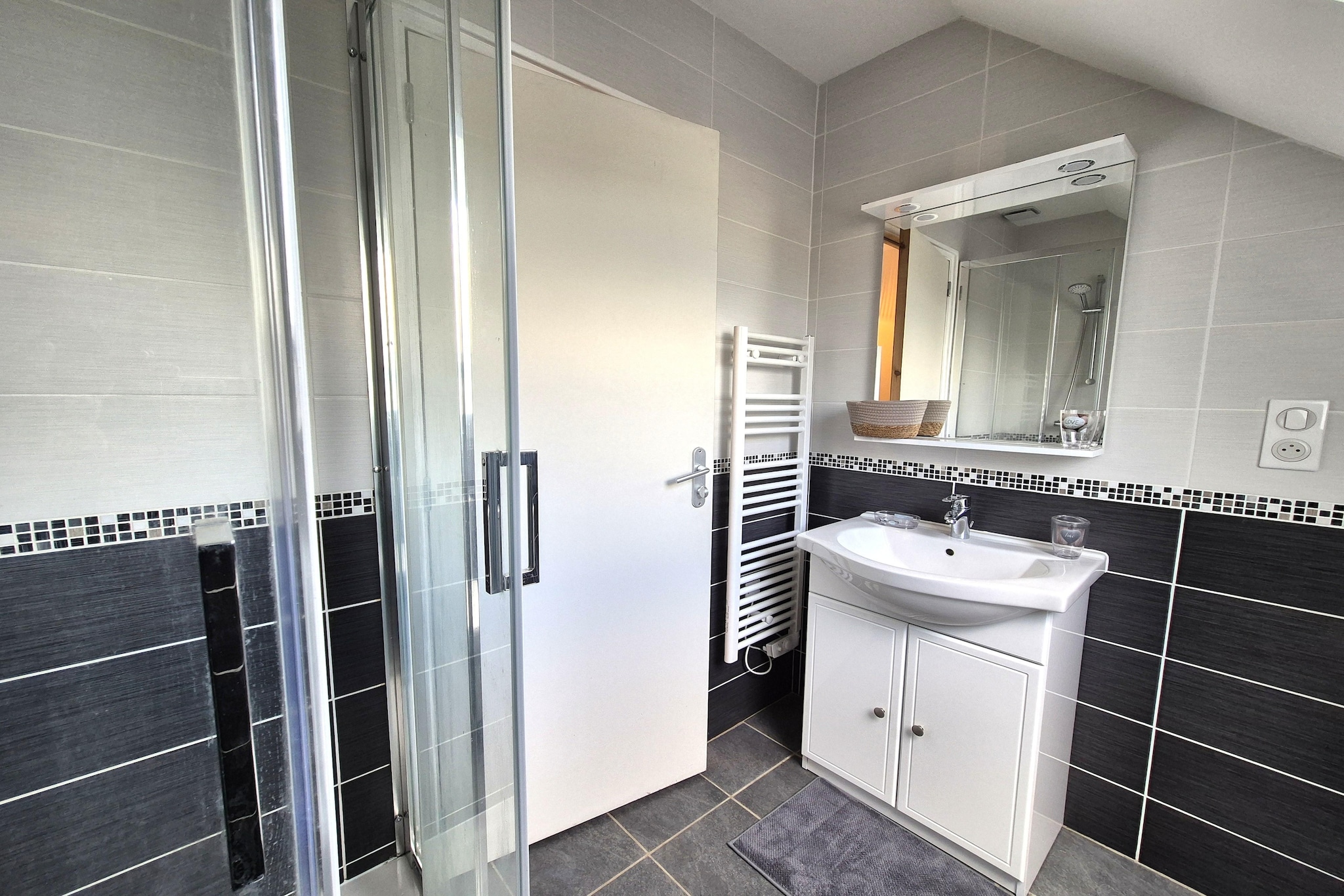 Gîte "Louis" à Plurien-Badkamer