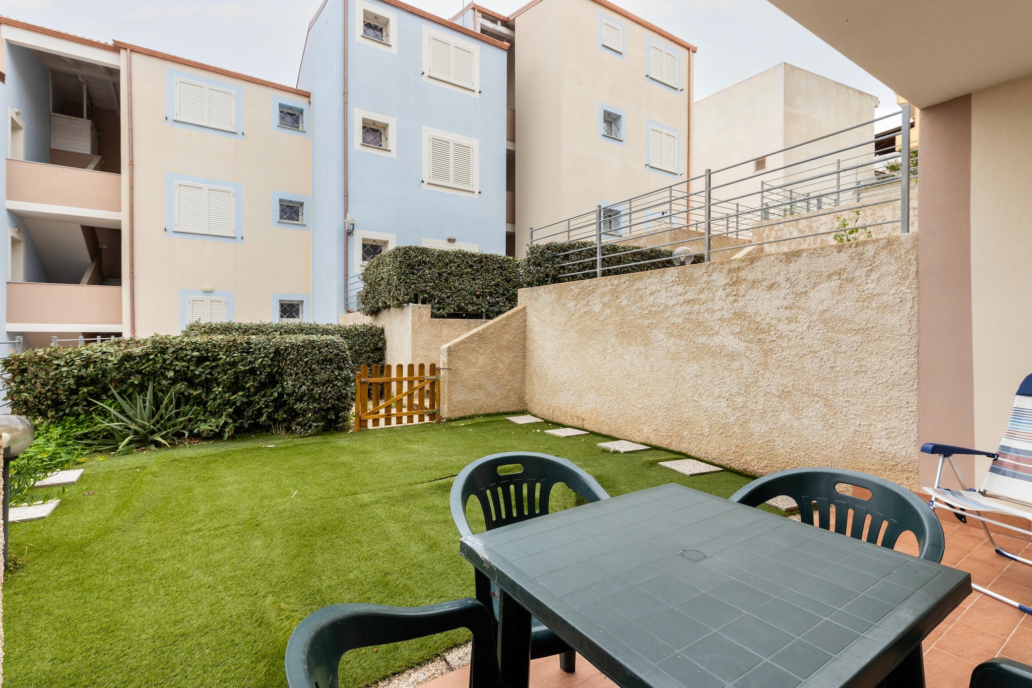 BILO BADESI CON PISCINA-Gardens in summer