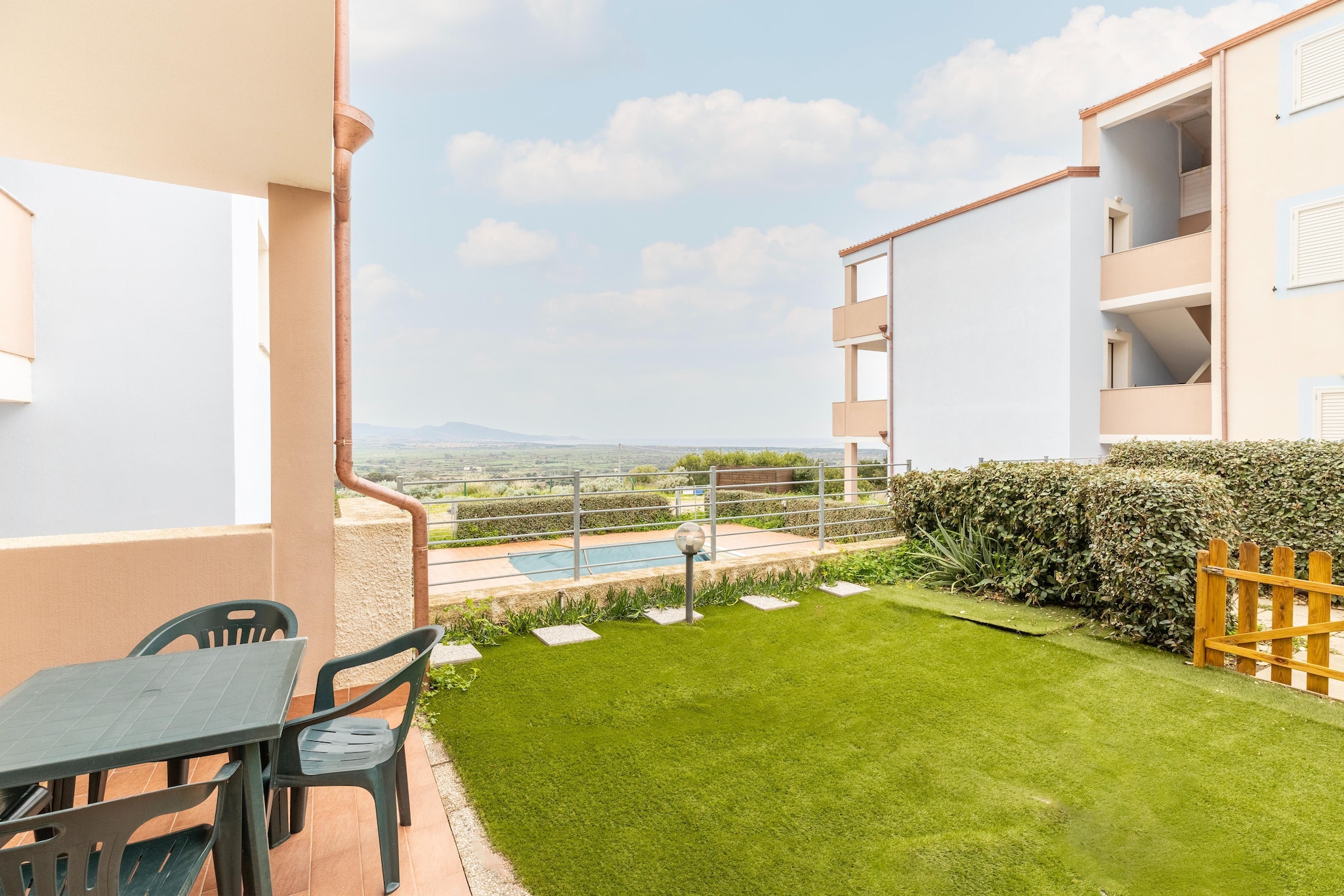 BILO BADESI CON PISCINA-Gardens in summer