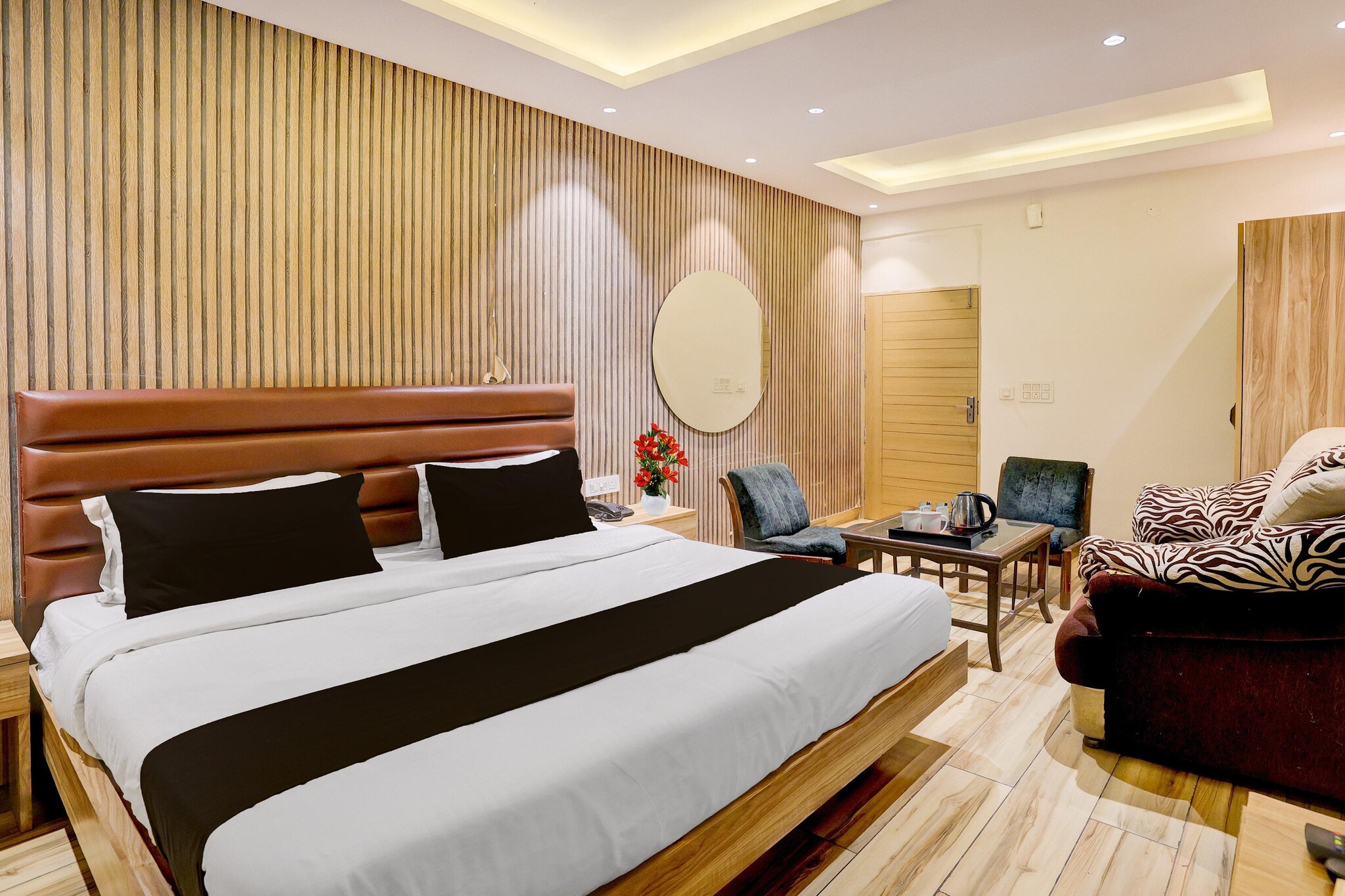 Comfortable Accommodations: Townhouse Mohali Bus Terminal Formerly Hotel Hm Crystal in Mohali offers family rooms with air-conditioning, private bathrooms, free toiletries, bath or shower, and TV. Free WiFi is available throughout the property.
Convenient Facilities: Guests benefit from a 24-hour front desk, shared kitchen, daily housekeeping service, and room service. Free on-site parking is provided.
Dining Options: A continental breakfast is served each morning.
Local Attractions: Chandigarh Airport is 9 km away. Nearby points include Rock Garden (12 km), Mohali Cricket Stadium (6 km), Sukhna Lake (12 km), and Panjab University (6 km).
Unmarried couples are warmly welcome at this property.
Guests with local ID proof are warmly welcome.
Early Check-In Policy: A full day’s room rate will be charged for check-ins before 6:00 AM. Complimentary early check-in is available between 6:00 AM and 10:00 AM, subject to room availability.
Check-in is only available to guests aged 18 and above. Please provide a government-issued ID to confirm your age.