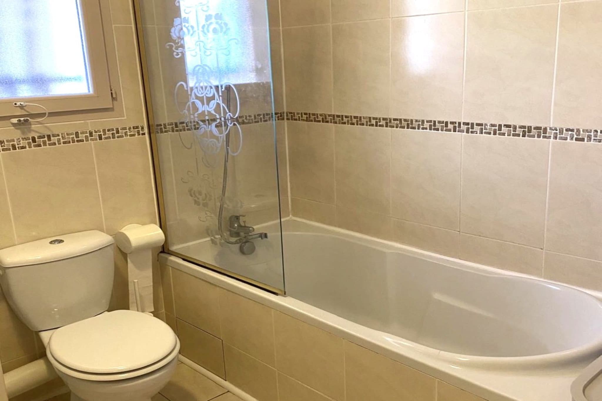 Villa Sizarin-Badkamer