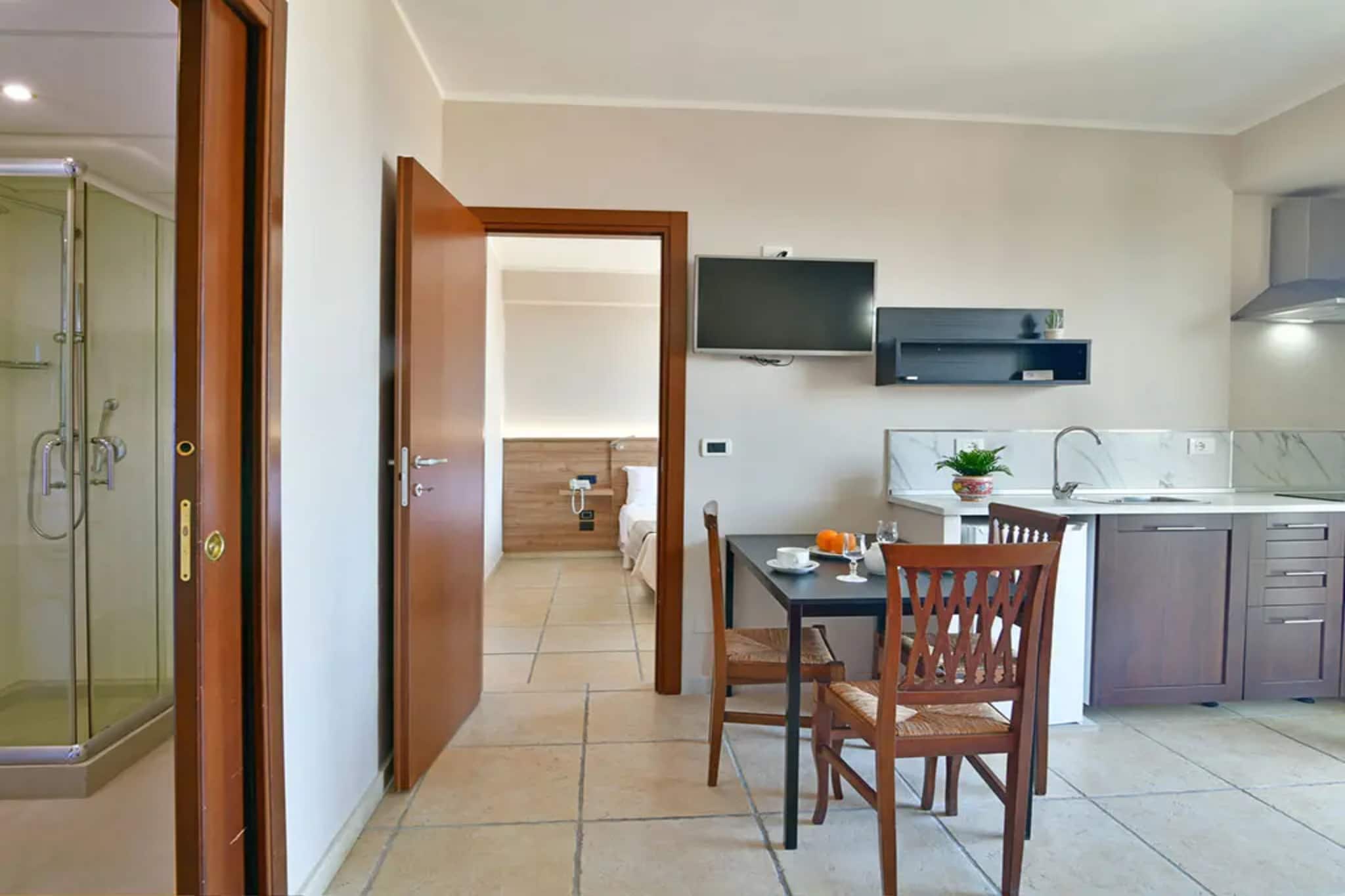 APARTMENTS VILLA LINDA - Bilo 2 Pax Basic Innerview - B2B B3B B4B-Kitchen