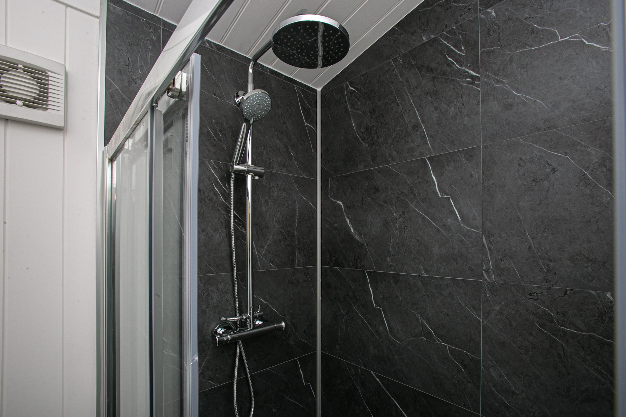 Silverwood Family Lodge - Badkamer