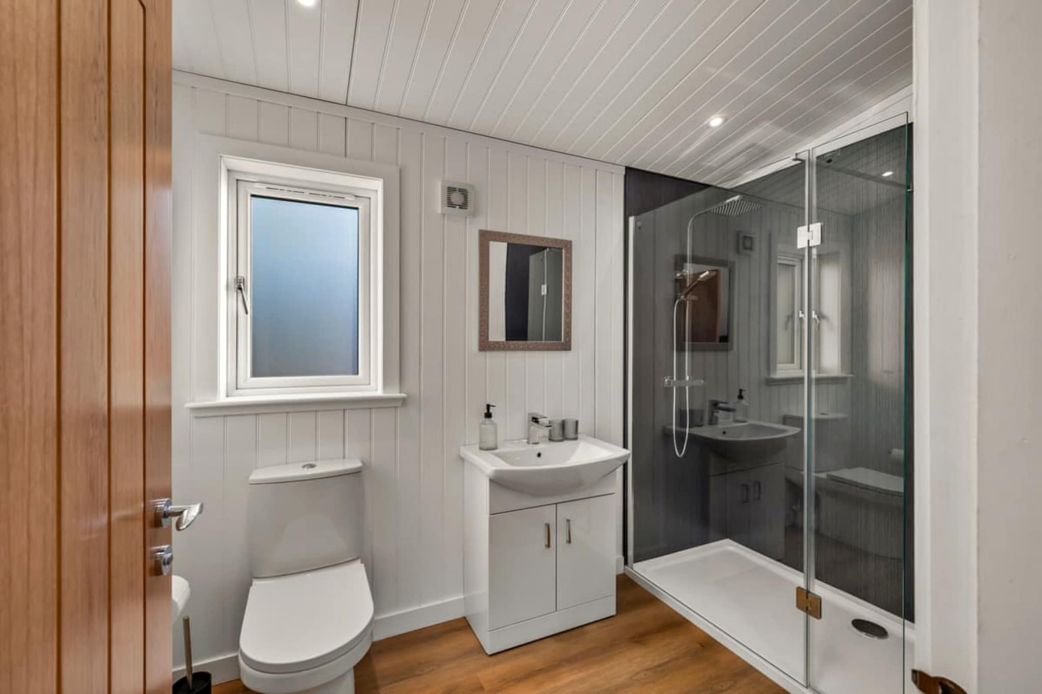Silverwood Deluxe Chalet - Badkamer