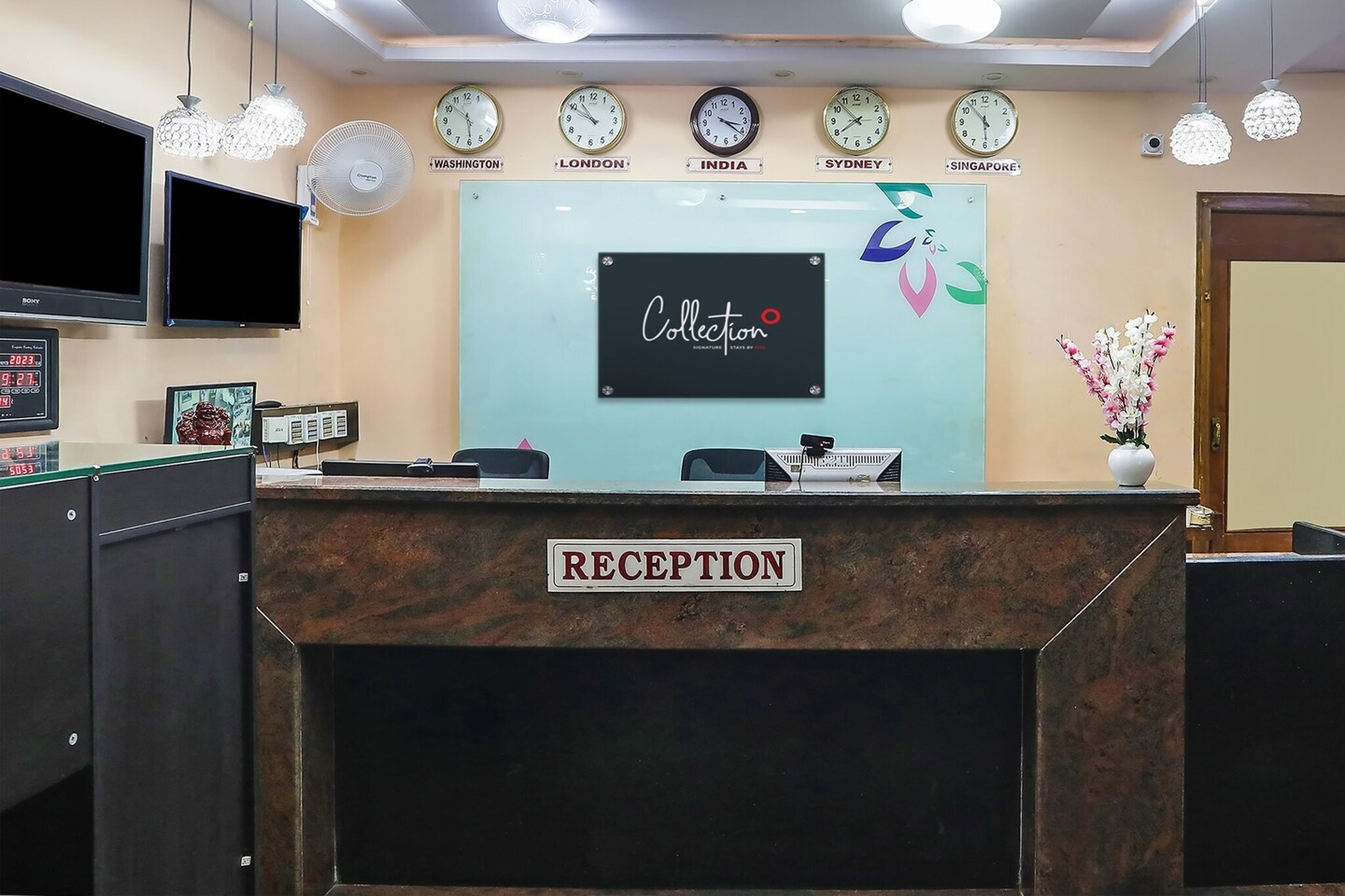 Ground floor: (bedroom(double bed, TV, seating area, air conditioning, telephone), bathroom(bathtub or shower, washbasin, toilet, Towels incl., shampoo, body soap, hot water))