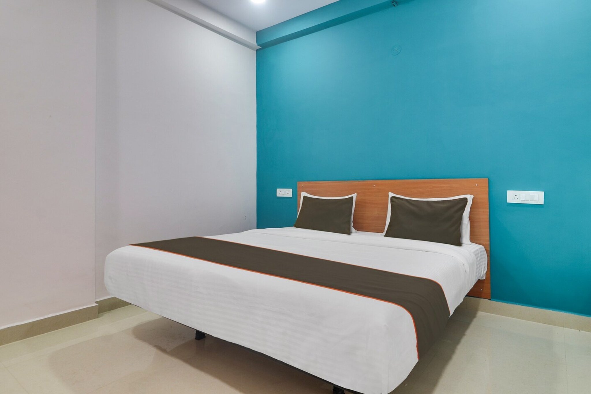 Comfortable Accommodations: Super Collection O Rbs Kothapet-nagole Road in Hyderabad offers 4-star comfort with air-conditioned rooms featuring private bathrooms, free toiletries, showers, wardrobes, and TVs. Essential Facilities: Guests enjoy free WiFi, a lift, 24-hour front desk, daily housekeeping, full-day security, and room service. Convenient Location: Located 24 km from Rajiv Gandhi International Airport, the hotel is near Charminar (10 km), Mecca Masjid (10 km), Chowmahalla Palace (11 km), and other attractions.
Early Check-In Policy: A full day’s room rate will be charged for check-ins before 6:00 AM. Complimentary early check-in is available between 6:00 AM and 10:00 AM, subject to room availability.
Check-in is only available to guests aged 18 and above. Please provide a government-issued ID to confirm your age.