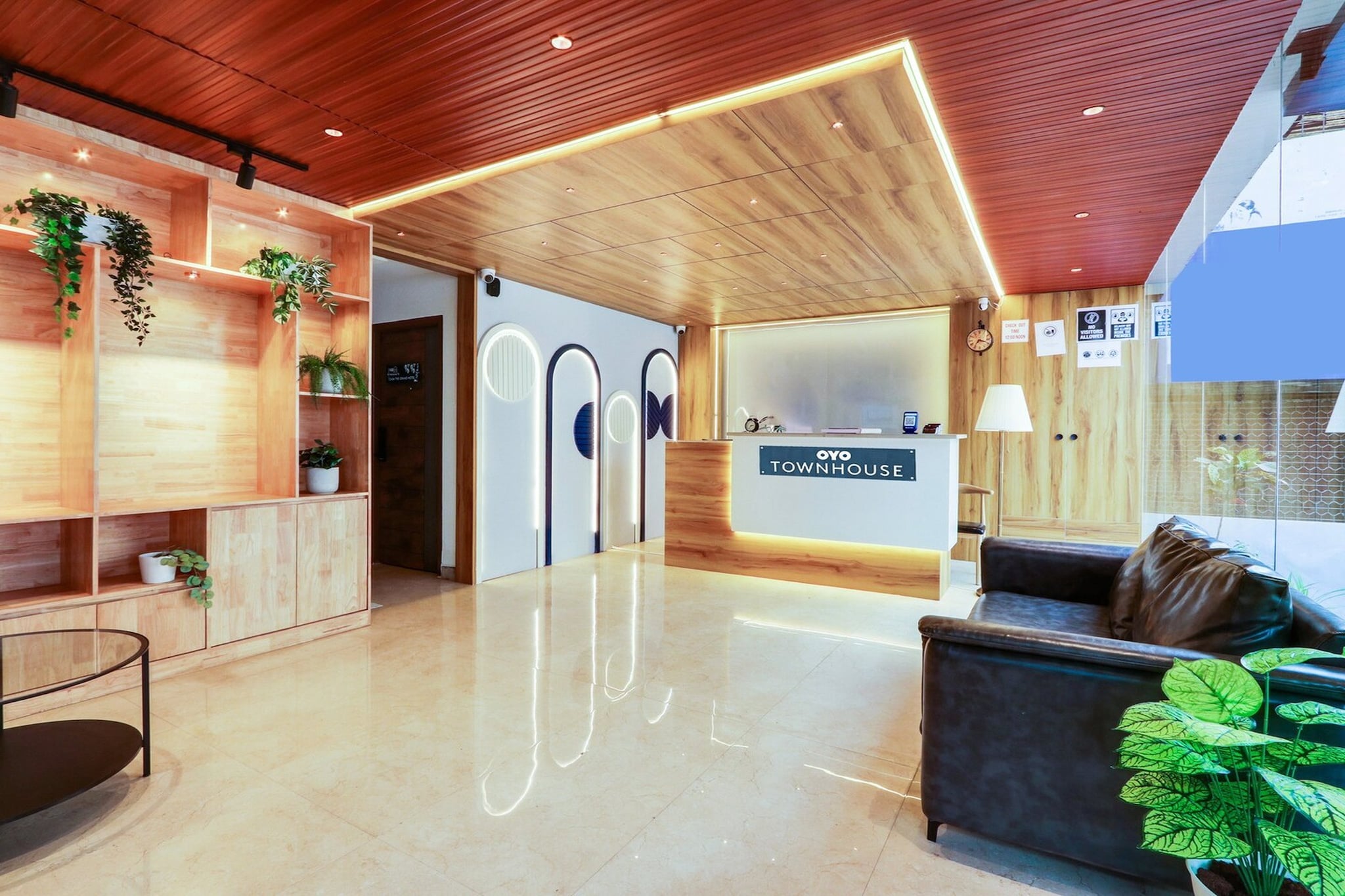 Ground floor: (bedroom(double bed, TV, seating area, air conditioning, telephone), bathroom(bathtub or shower, washbasin, toilet, Towels incl., shampoo, body soap, hot water), lift)