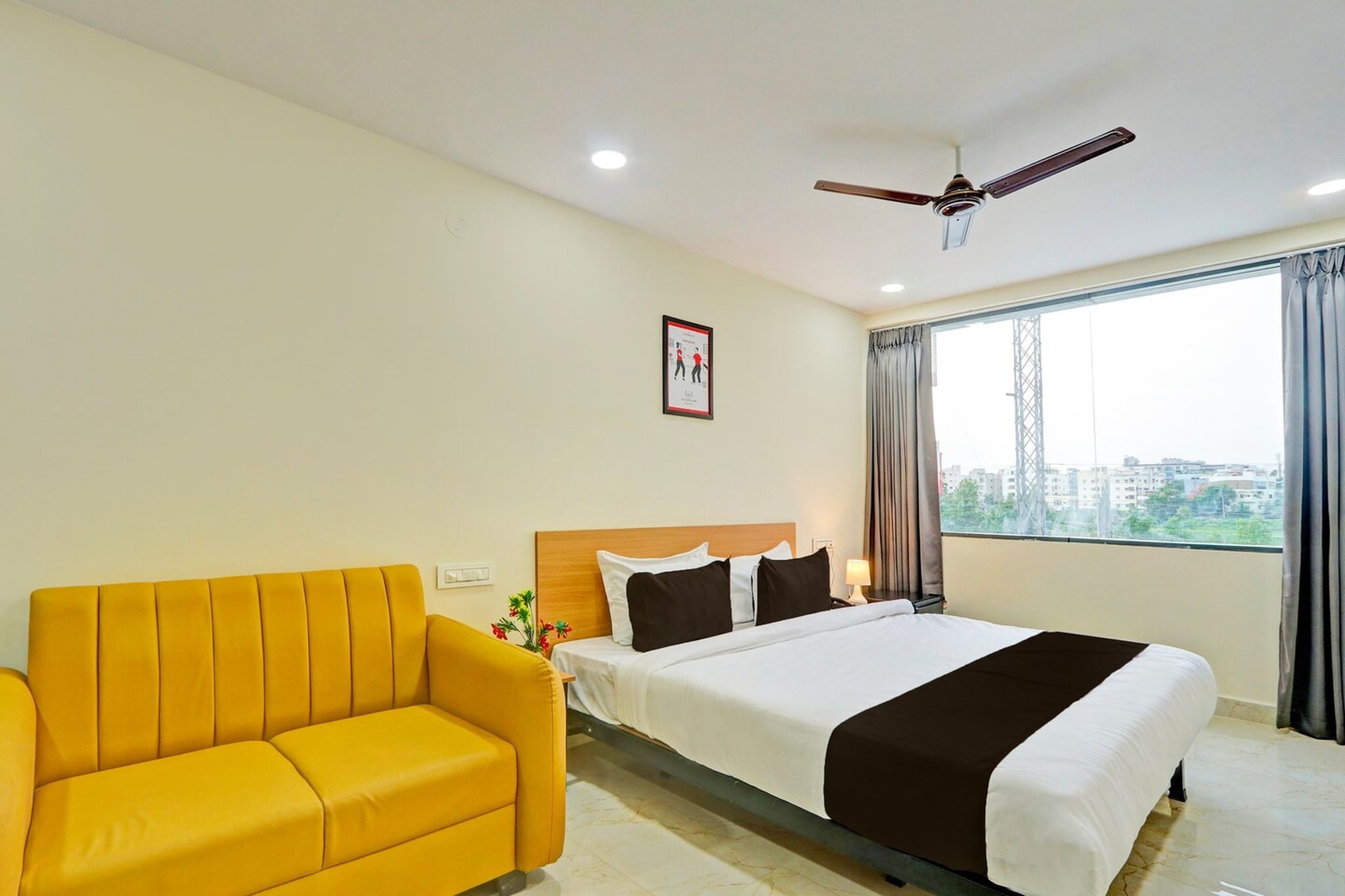 Townhouse La Vista Inn Grand Hotel