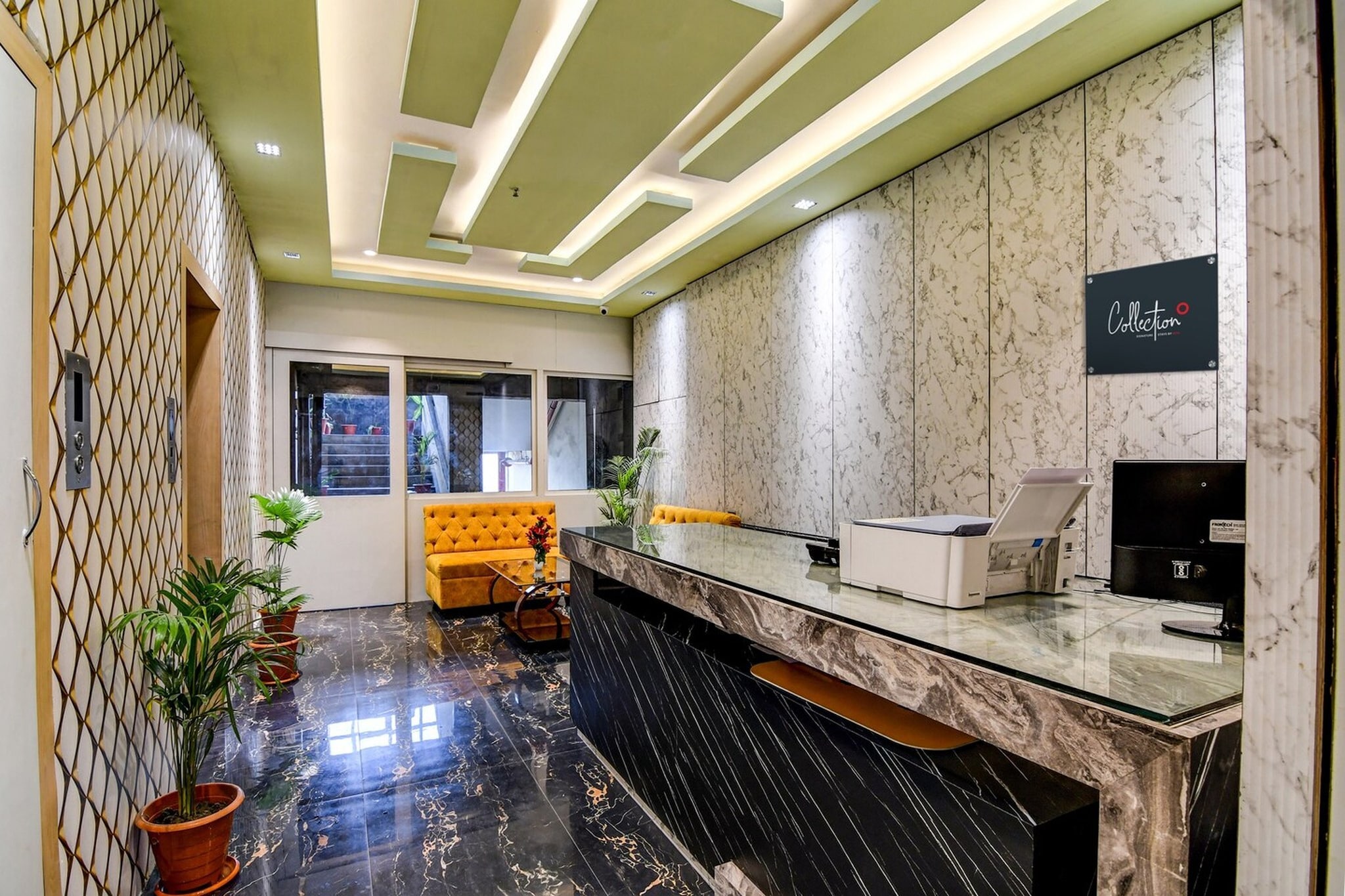 Ground floor: (bedroom(double bed, TV, seating area, air conditioning, telephone), bathroom(bathtub or shower, washbasin, toilet, Towels incl., shampoo, body soap, hot water))
