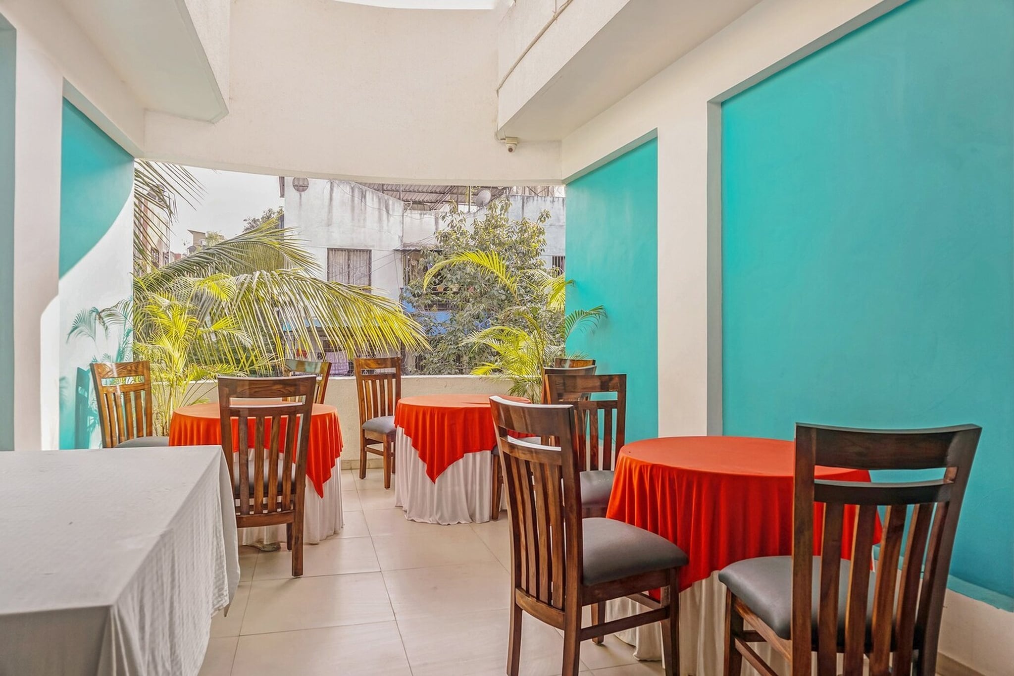 Ground floor: (bedroom(double bed, TV, seating area, air conditioning, telephone), bathroom(bathtub or shower, washbasin, toilet, Towels incl., shampoo, body soap, hot water))