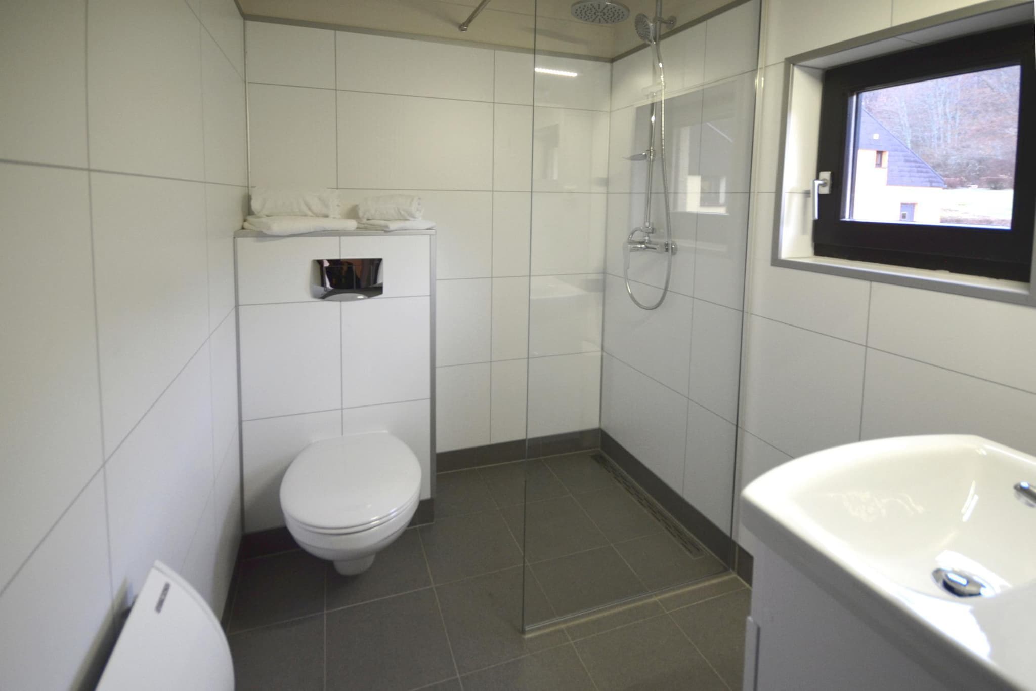 Comfort Eingang 6P - Basic-Badezimmer