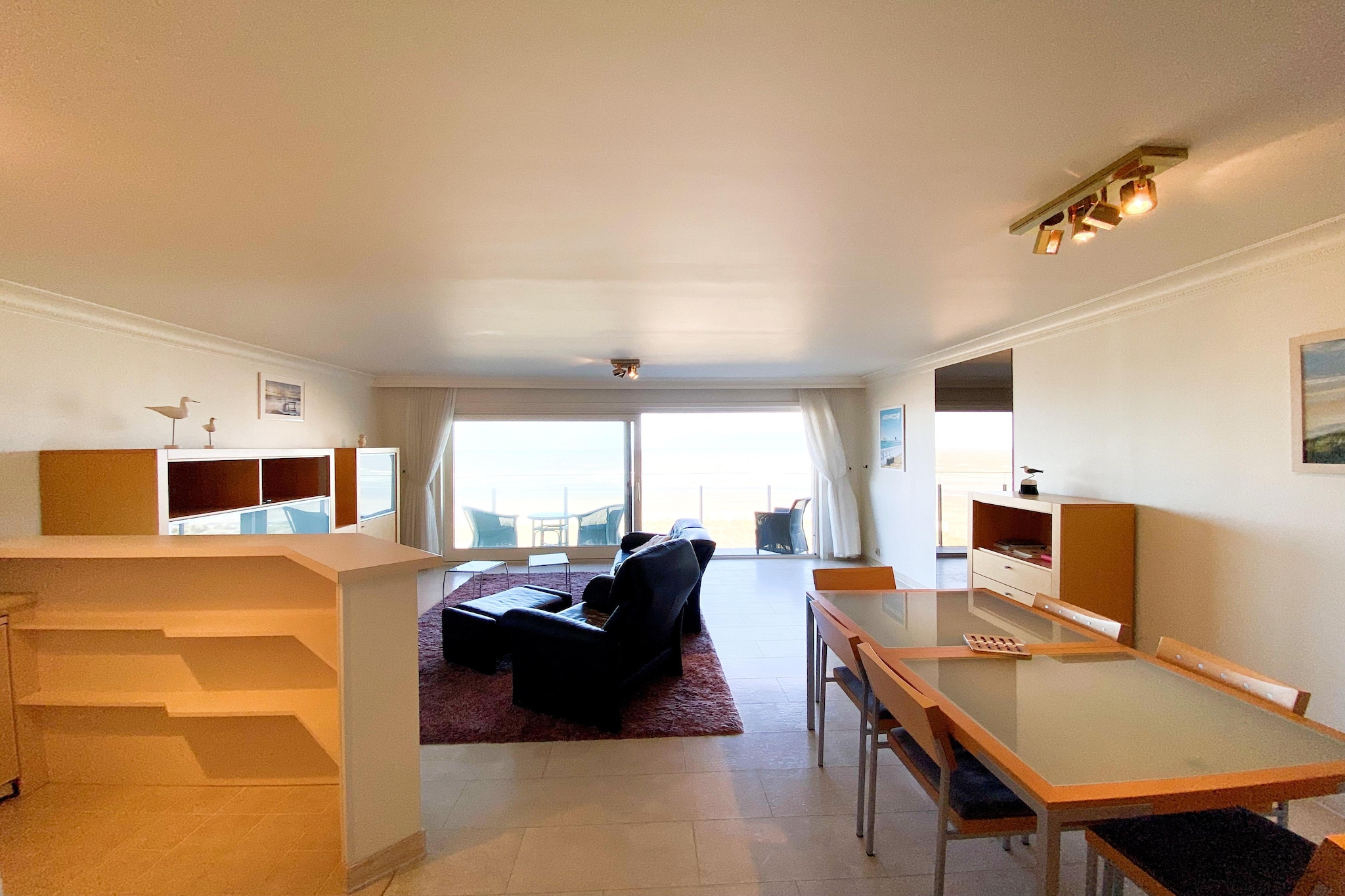 Sea-view apartment on Zeedijk