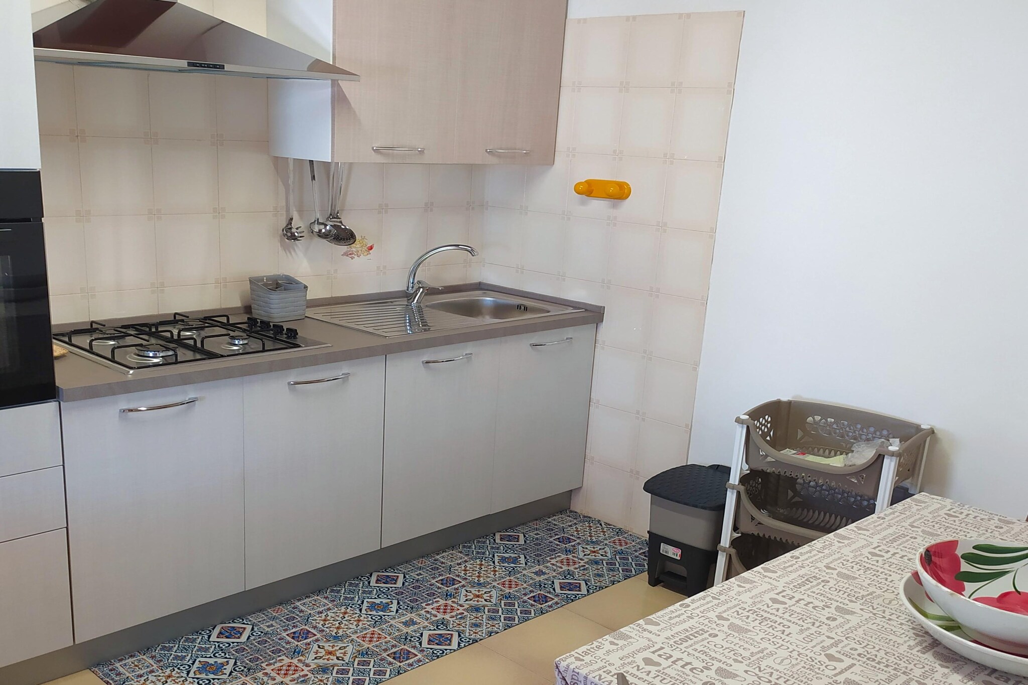 Beautiful detached villa surrounded by greenery on two levels, located opposite the famous Tonnarella beach in Mazara del Vallo.

Outside, there is a furnished veranda with large umbrellas, a small garden, and convenient parking on the driveway (two parking spaces).

The veranda leads to a furnished living room that connects directly to the kitchen. On the ground floor, there is also a double bedroom, a small single bedroom, and a bathroom with shower, while on the first floor, there are two more double bedrooms with sea views.

The rear exterior of the property features a convenient laundry area and a bathroom with shower.

The interiors are equipped with independent air conditioning and Wi-Fi.

This property is ideal for a family or a group of friends looking to spend a relaxing holiday near the sea, and can accommodate up to seven people.

By choosing this property, guests will receive detailed information and direct assistance on all local tourist services, including excursions, car/bike rentals, restaurants, and many other services, with the option of direct booking throughout their stay.