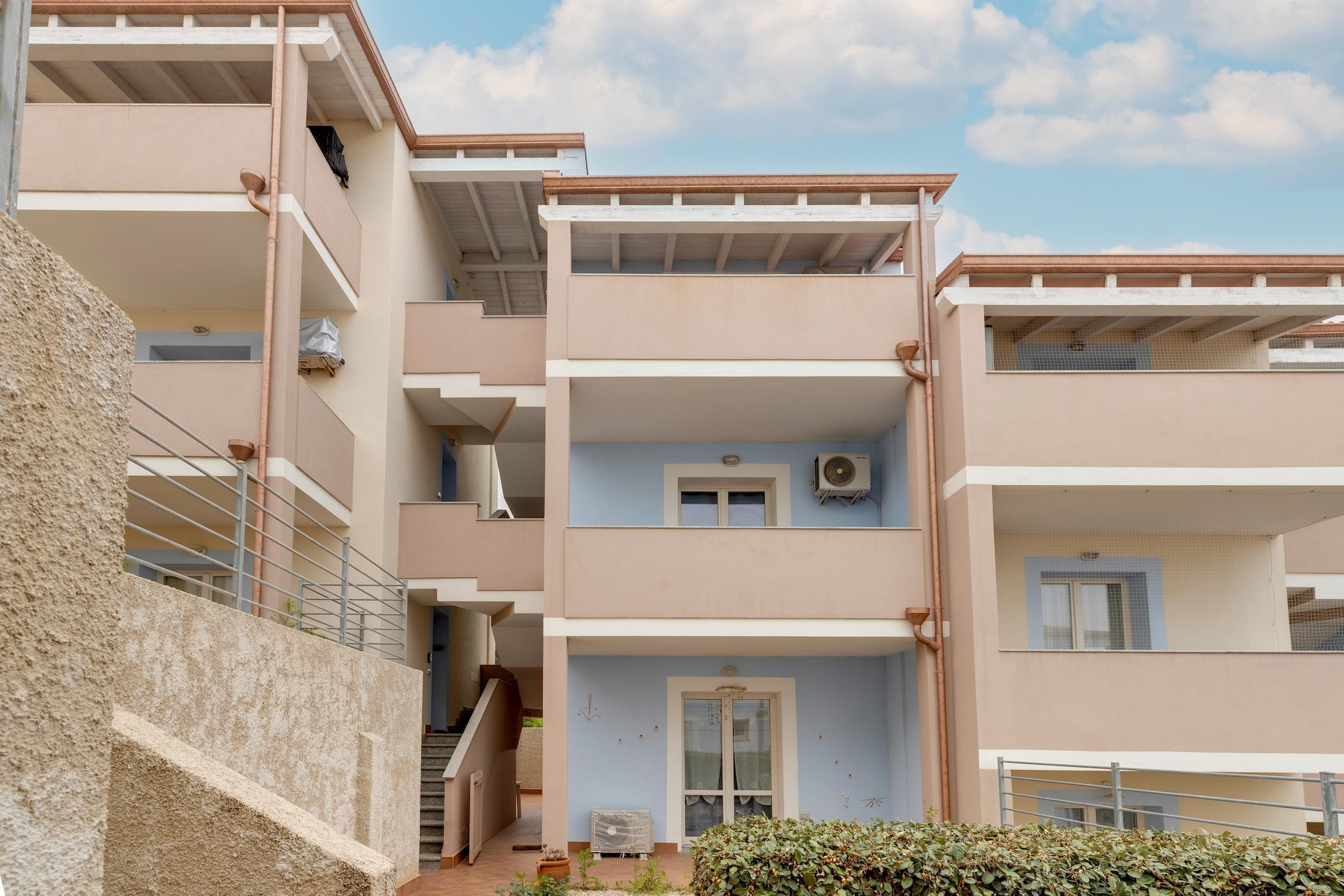 ATTICO BADESI CON PISCINA-Exterior in summer