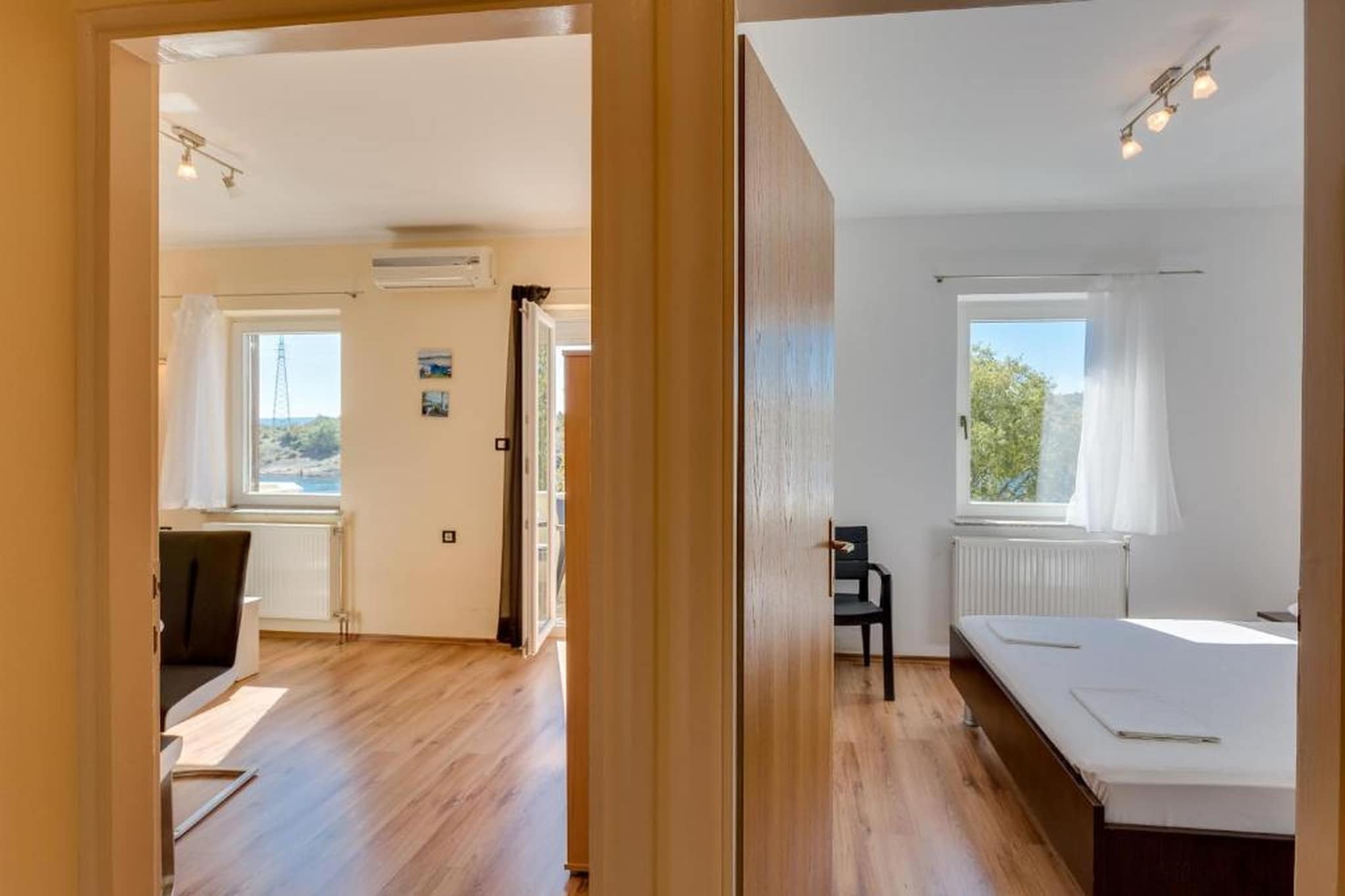 Cosy balcony apartment in Obrovac