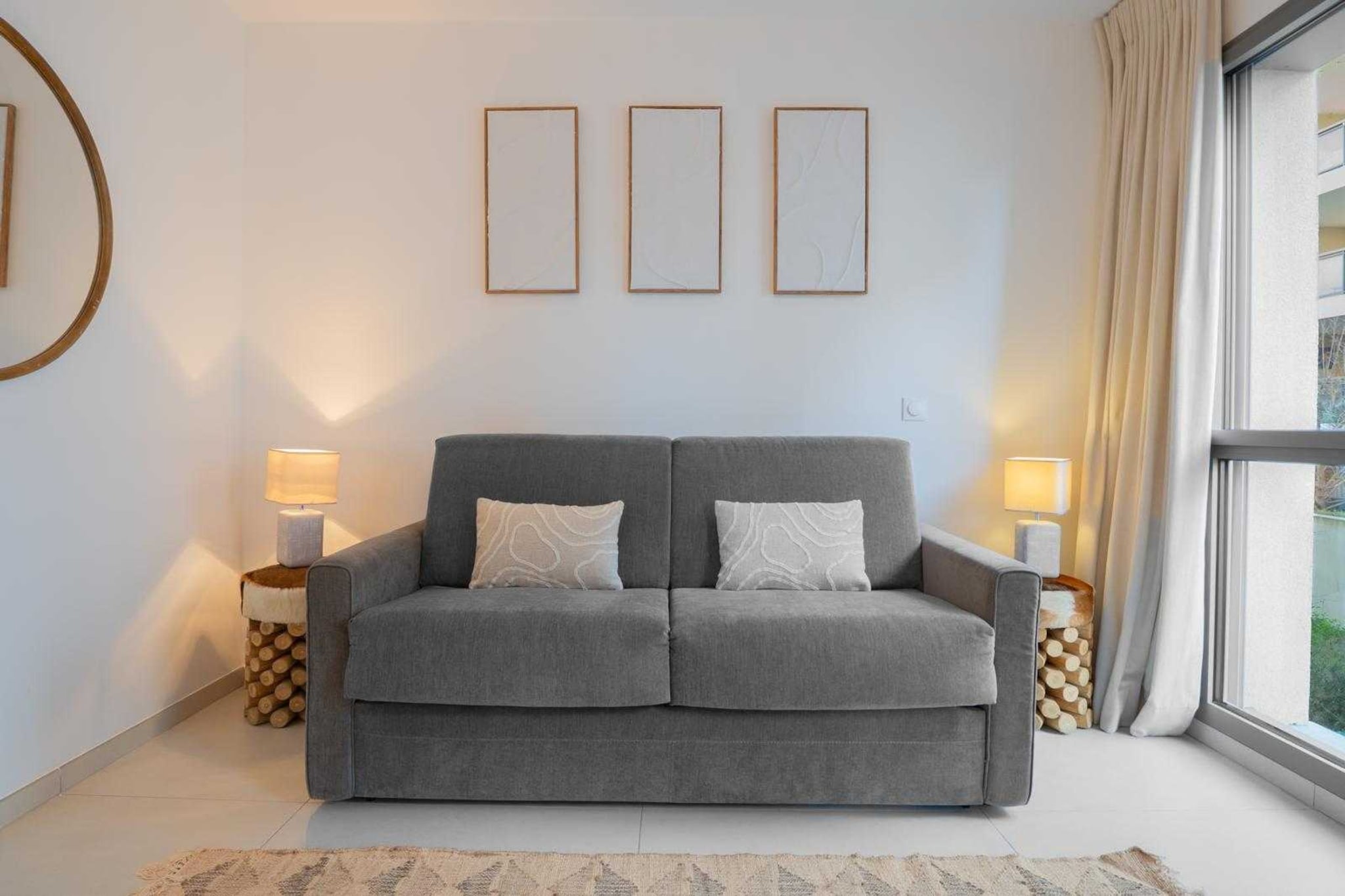 📌 Checkmyguest presents a spacious, air-conditioned, and comfortable studio, ideally located in the heart of Saint-Tropez. Well-arranged, it offers a pleasant setting for a stay on the French Riviera. You’ll enjoy a balcony, as well as a prime location close to beaches, shops, cafés, and restaurants, allowing you to explore Saint-Tropez on foot with ease.