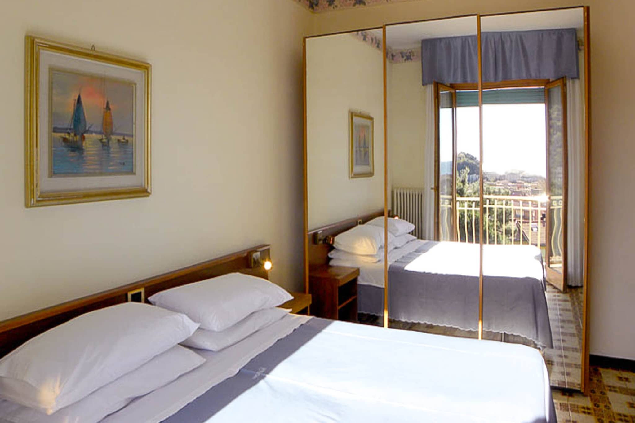 RESIDENCE I MORELLI - THREE-ROOM APT 7 PAX TR2-Bedroom