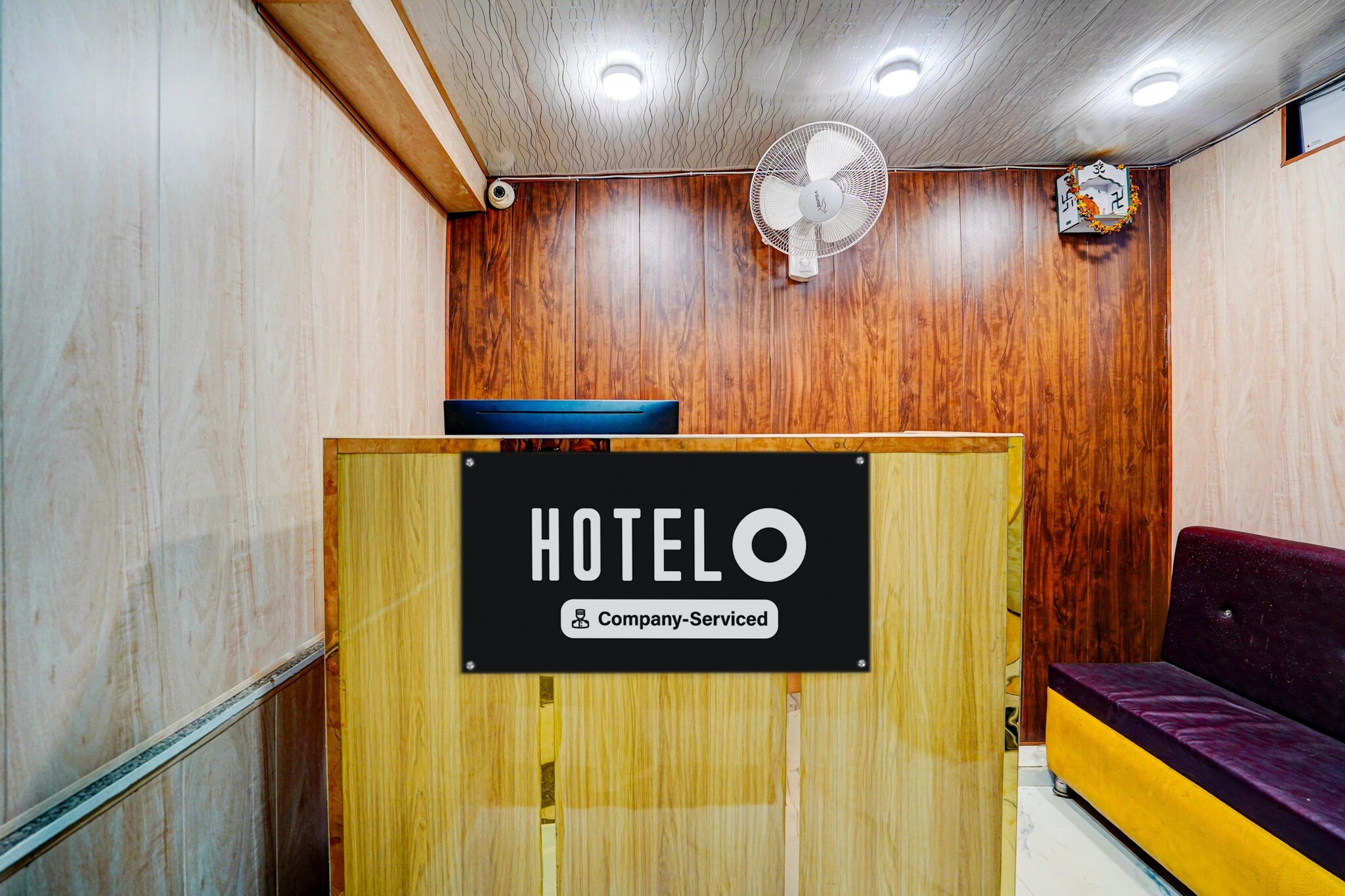 Ground floor: (bedroom(double bed, TV, seating area, seating area, air conditioning, telephone), bathroom(bathtub or shower, shower, washbasin, toilet, Towels incl., shampoo, body soap, hot water), Parking, lift)