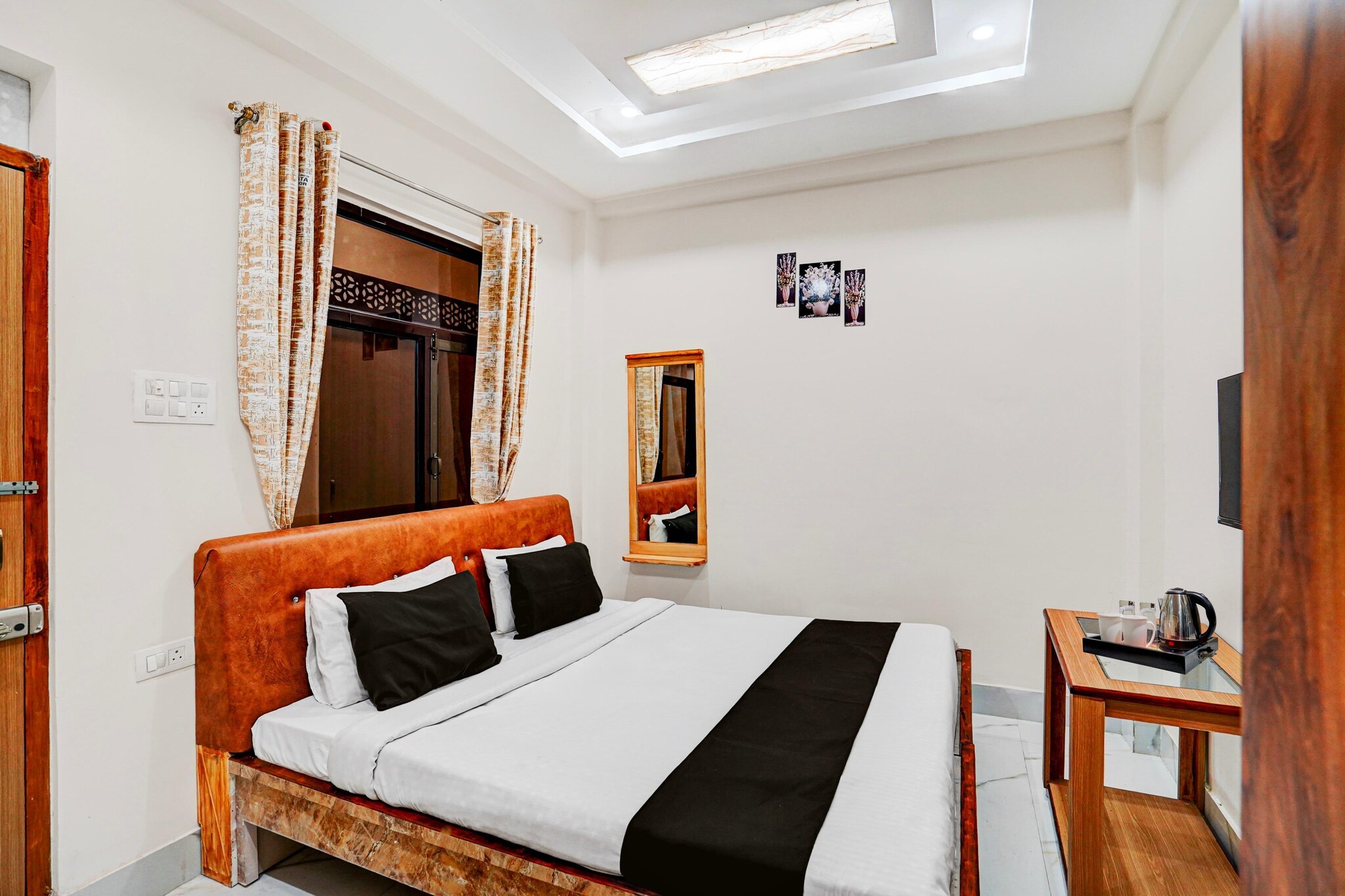 Enjoy a comfortable and hassle-free experience at our thoughtfully designed property. Each room is equipped with modern amenities, cozy bedding, and elegant decor to make you feel right at home. Located conveniently with easy access to public transport and major attractions, it's perfect for both business and leisure travelers. Cleanliness and guest comfort are our top priorities, and our team is available 24/7 to assist you throughout your stay.

Unmarried couples are warmly welcome at this property.
Guests with local ID proof are warmly welcome.

Early Check-In Policy: A full day’s room rate will be charged for check-ins before 6:00 AM. Complimentary early check-in is available between 6:00 AM and 10:00 AM, subject to room availability.
Check-in is only available to guests aged 18 and above. Please provide a government-issued ID to confirm your age.