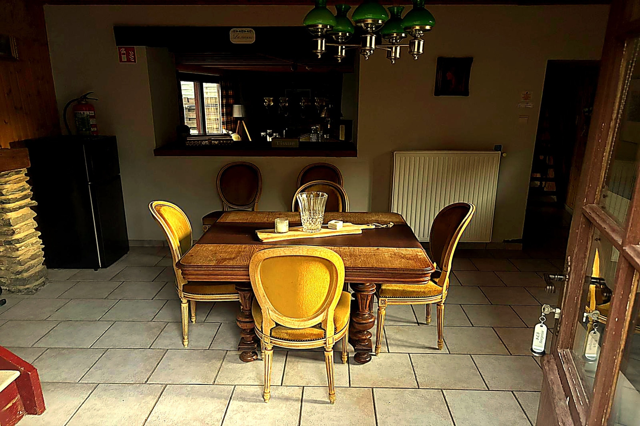 Hondvriendelijke woning met jacuzzi-Eetkamer