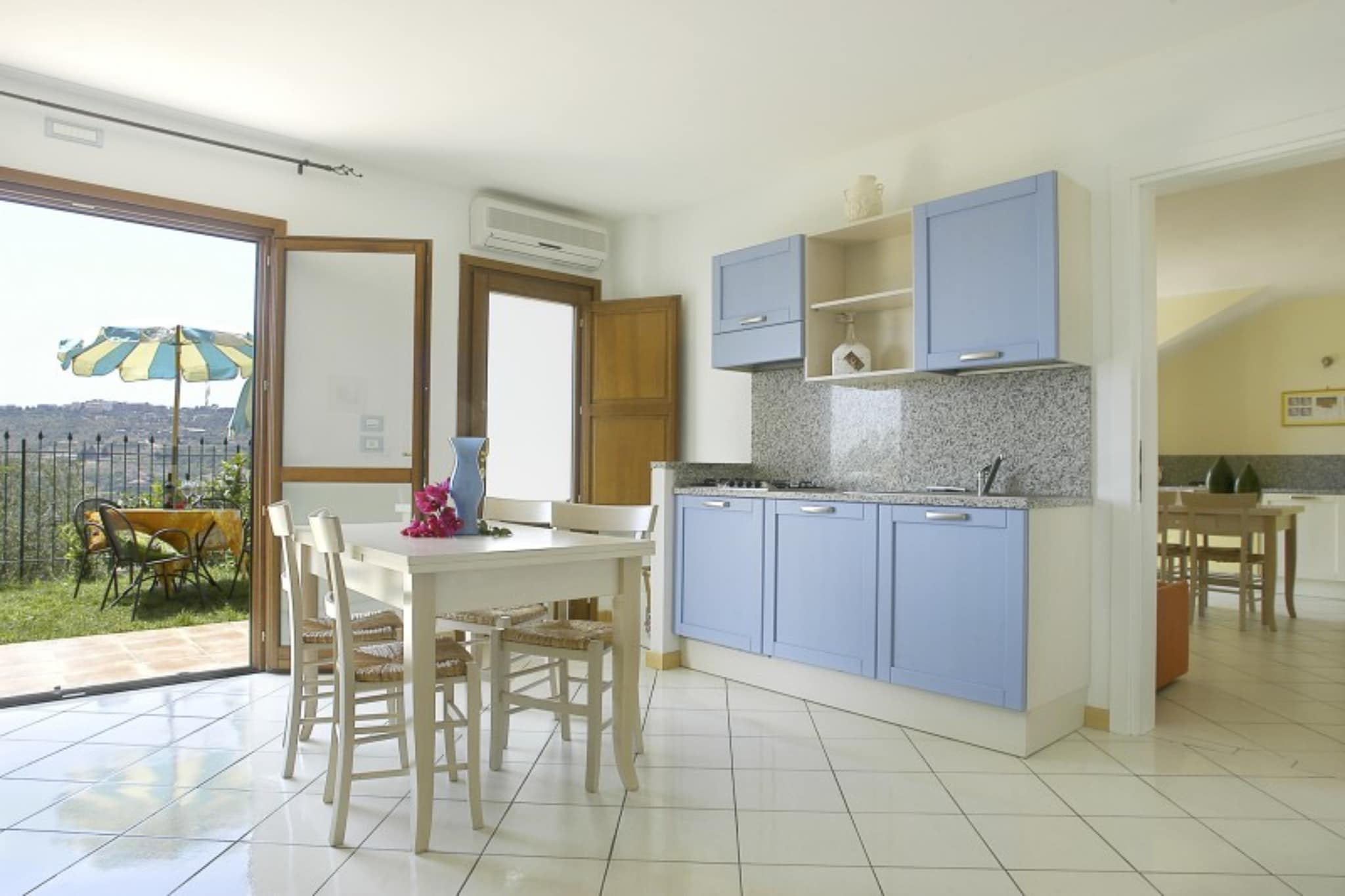 RESIDENCE VILLA GIADA IMPERIA - TWO-ROOM APARTMENT 5 PAX Ginestra B5-Keuken