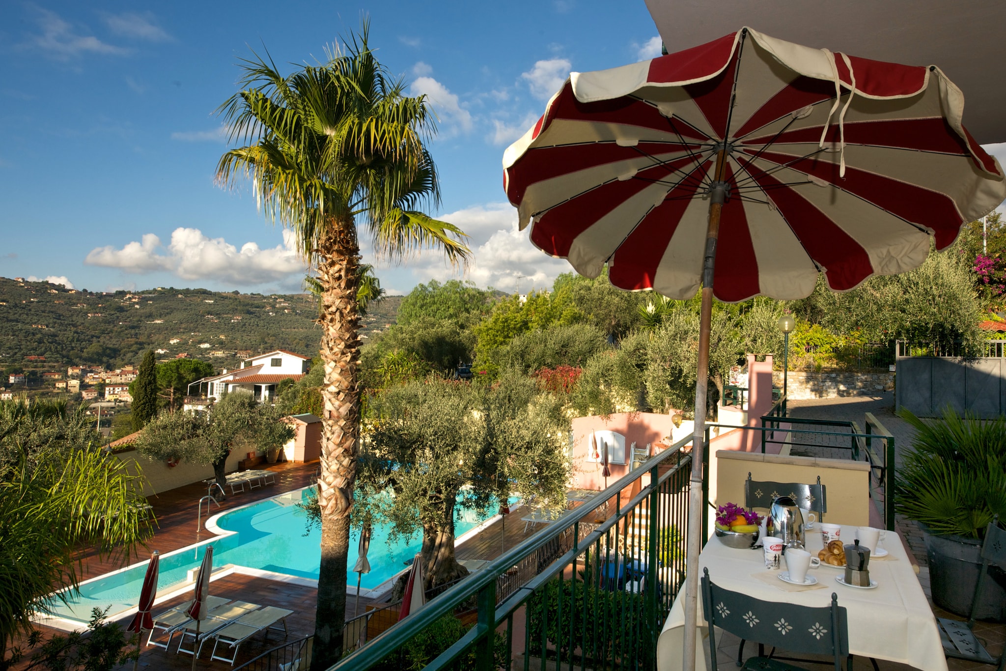 RESIDENCE VILLA GIADA IMPERIA - THREE-ROOM APT 6 PAX Lavanda R6-Terrasbalkon