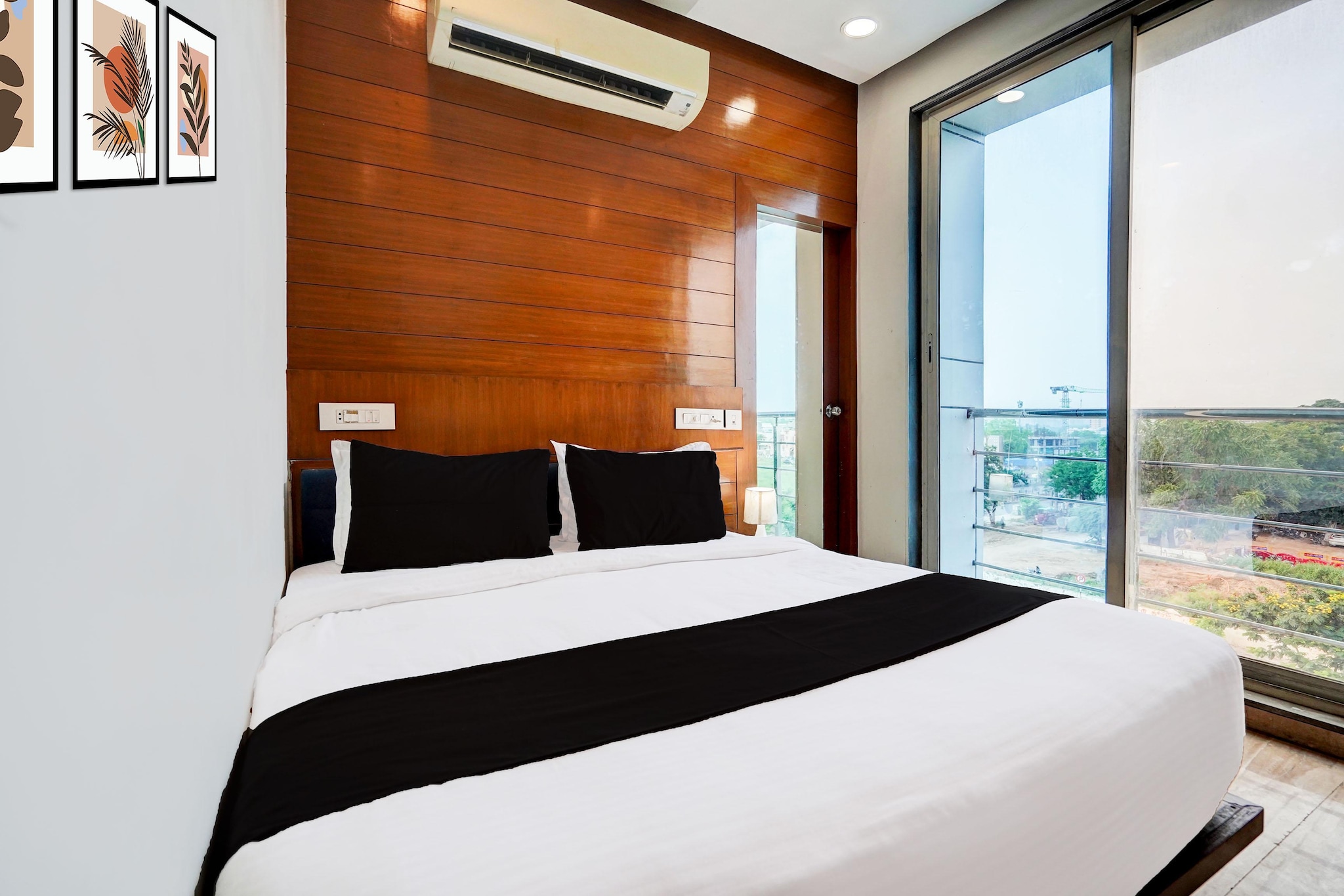Comfortable Accommodations: Super Collection O Airport Road Formerly Hotel Kyra in Ahmedabad offers family rooms with air-conditioning, private bathrooms, work desks, and free WiFi throughout the property.
Convenient Facilities: Guests benefit from a lift, 24-hour front desk, shared kitchen, housekeeping service, room service, and luggage storage. Free on-site parking is available.
Prime Location: Located 1000 metres from Sardar Vallabhbhai Patel International Airport, the hotel is near attractions such as Sardar Patel Stadium (7 km), Gandhi Ashram (8 km), and IIM (14 km).
Unmarried couples are warmly welcome at this property.
Guests with local ID proof are warmly welcome.
Early Check-In Policy: A full day’s room rate will be charged for check-ins before 6:00 AM. Complimentary early check-in is available between 6:00 AM and 10:00 AM, subject to room availability.
Check-in is only available to guests aged 18 and above. Please provide a government-issued ID to confirm your age.
