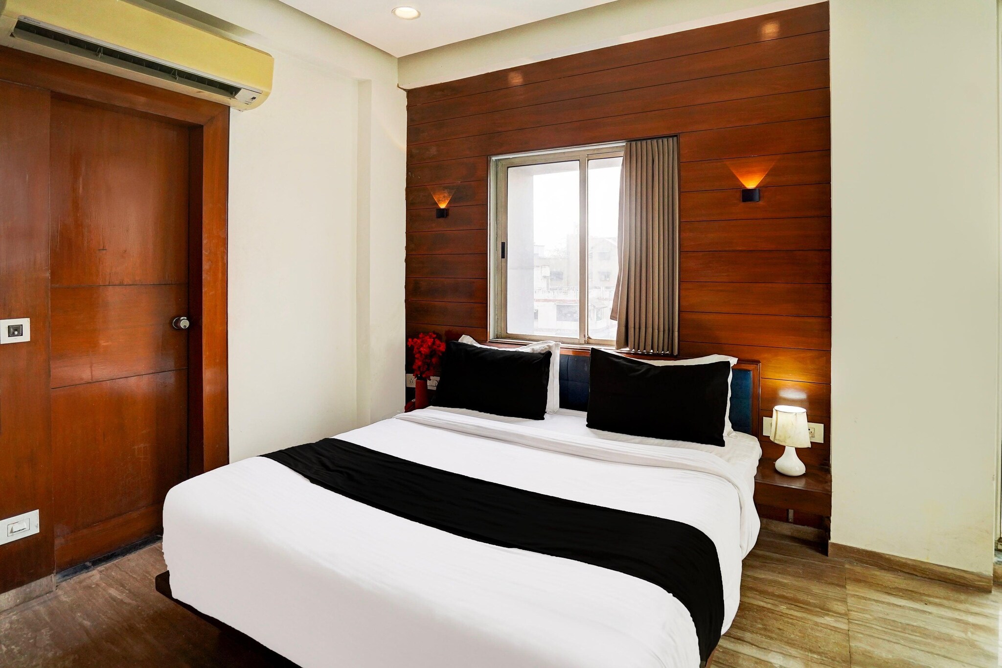 Super Collection O Airport Road Hotel