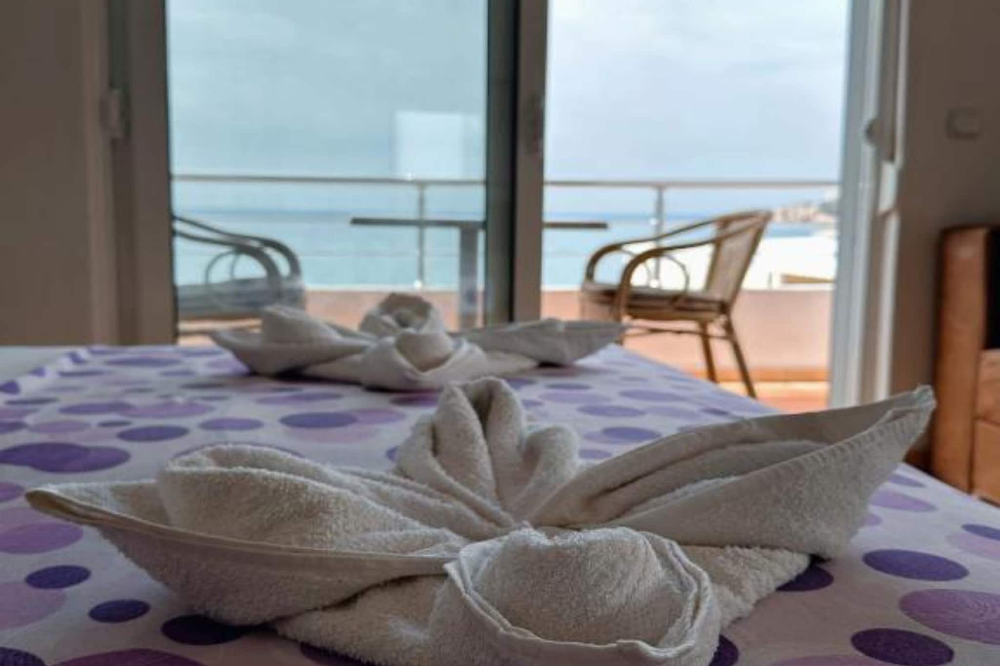 Casa Mila Apartments - Standard Triple bedroom with sea view - Bedroom