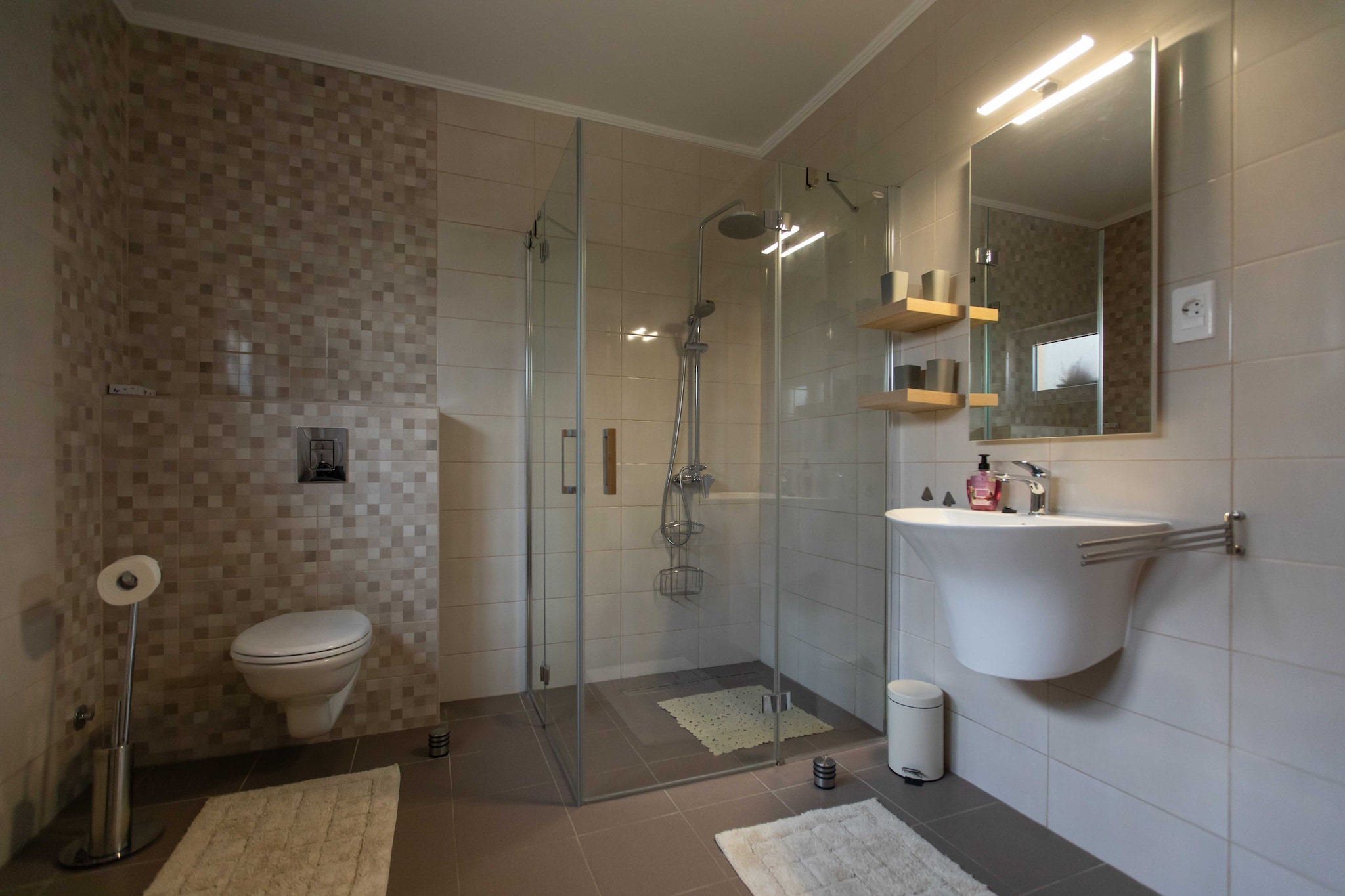 Apartment Slavek- Two Bedroom Apartment With Balcony - Badkamer