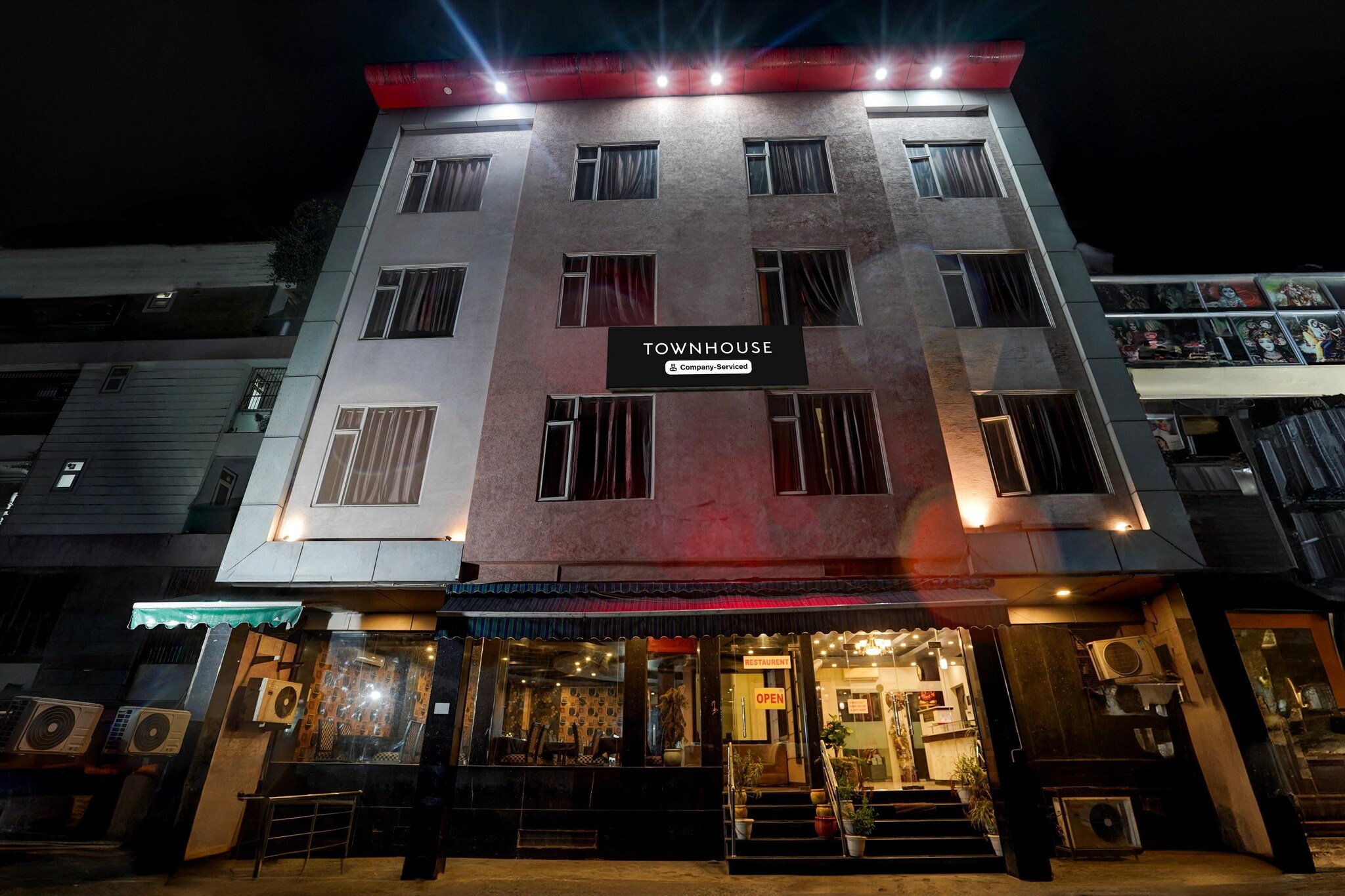 Elite Stays Bani Park Near Railway Station
