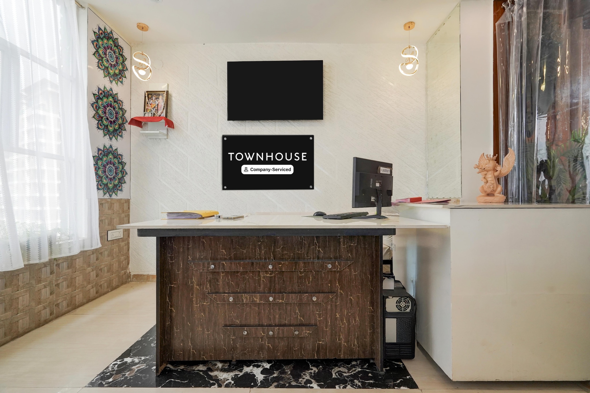 Ground floor: (bedroom(double bed, TV, seating area, air conditioning, Towels incl., telephone, Floor mattress), bathroom(bathtub or shower, shower, washbasin, toilet, shampoo, body soap, hot water))