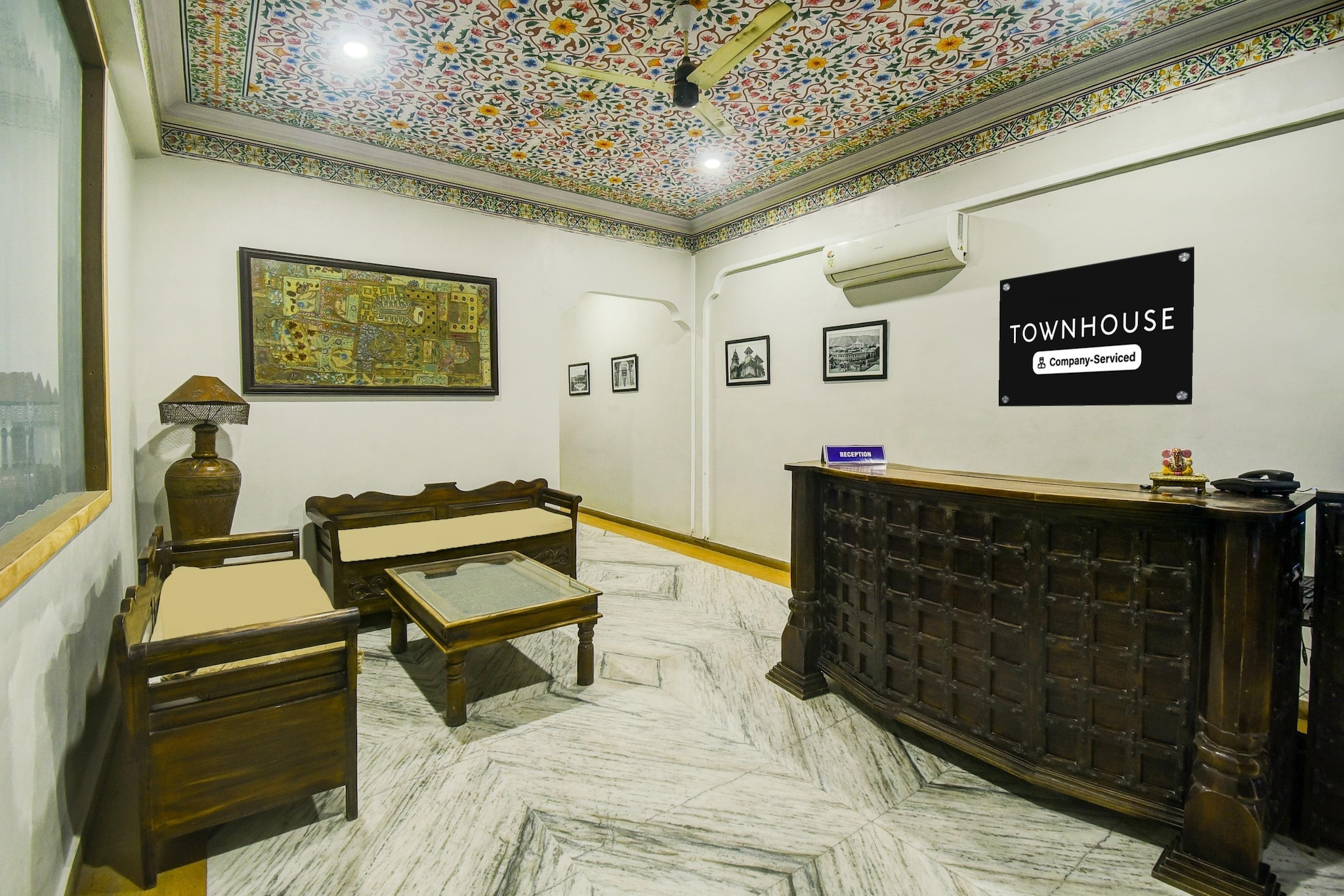 Ground floor: (bedroom(double bed, TV, seating area, electric kettle, air conditioning, telephone, Floor mattress), bathroom(bathtub or shower, shower, washbasin, toilet, Towels incl., shampoo, body soap, hot water), Parking, lift)