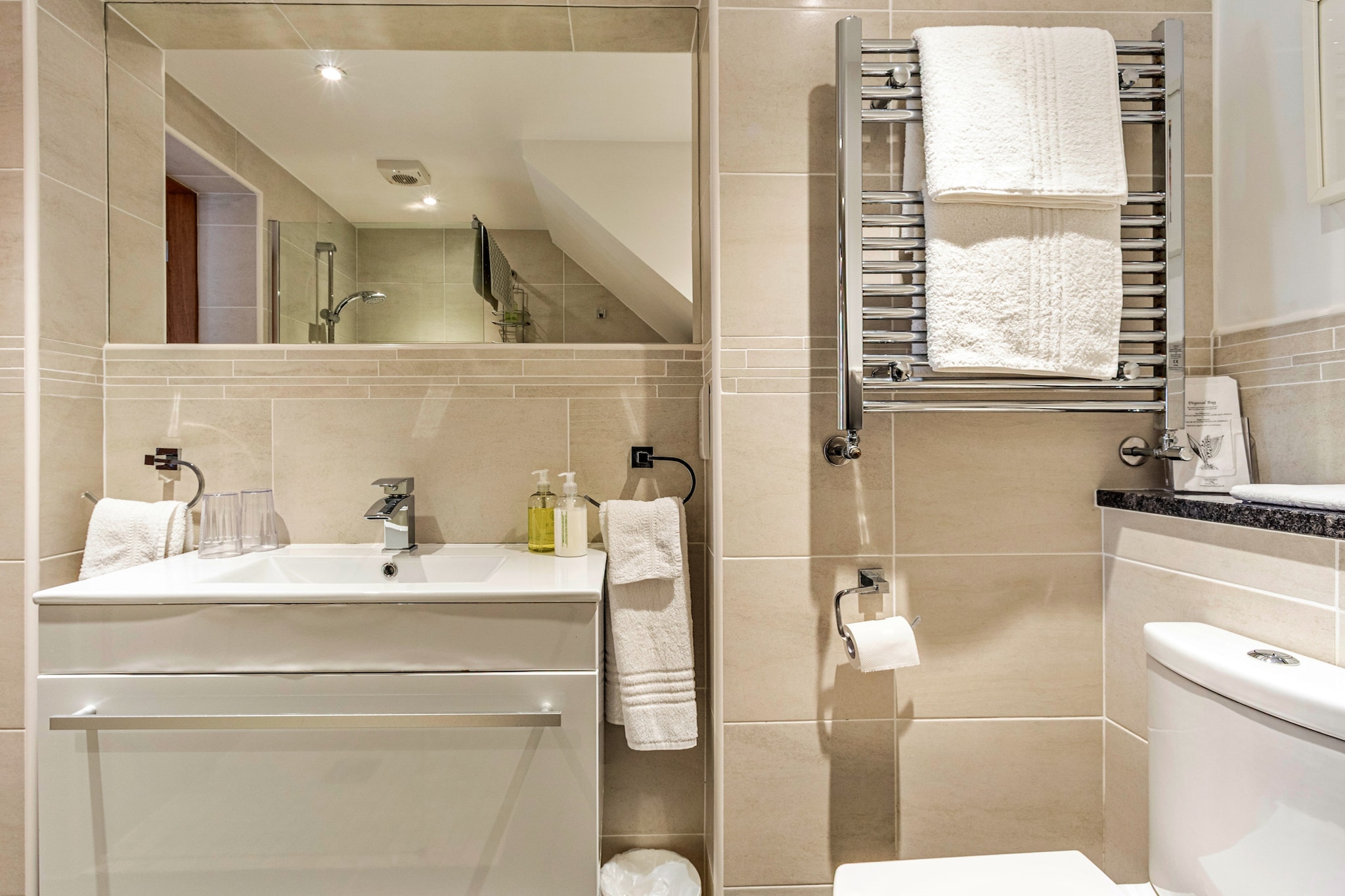 Cedar Tree Cottage - Badkamer
